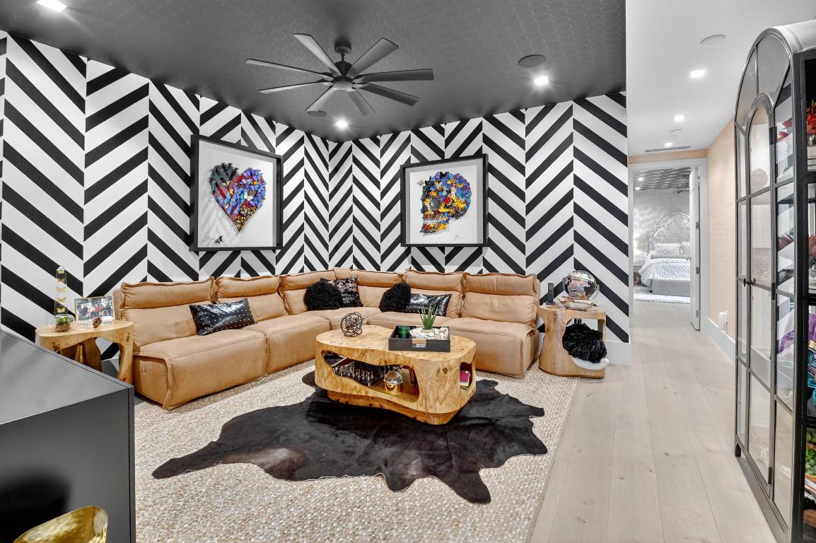 1901 S Ocean Boulevard 18