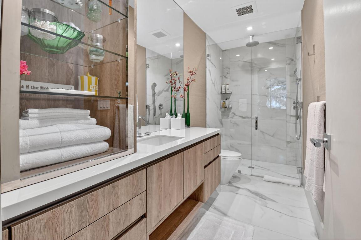 1901 S Ocean Boulevard 18