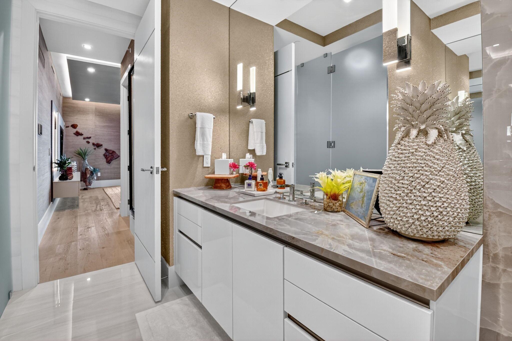 1901 S Ocean Boulevard 18