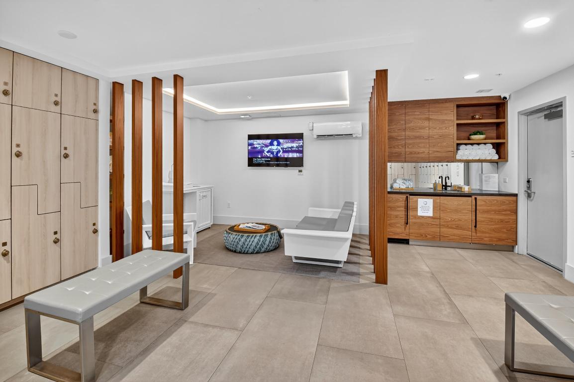 1901 S Ocean Boulevard 18