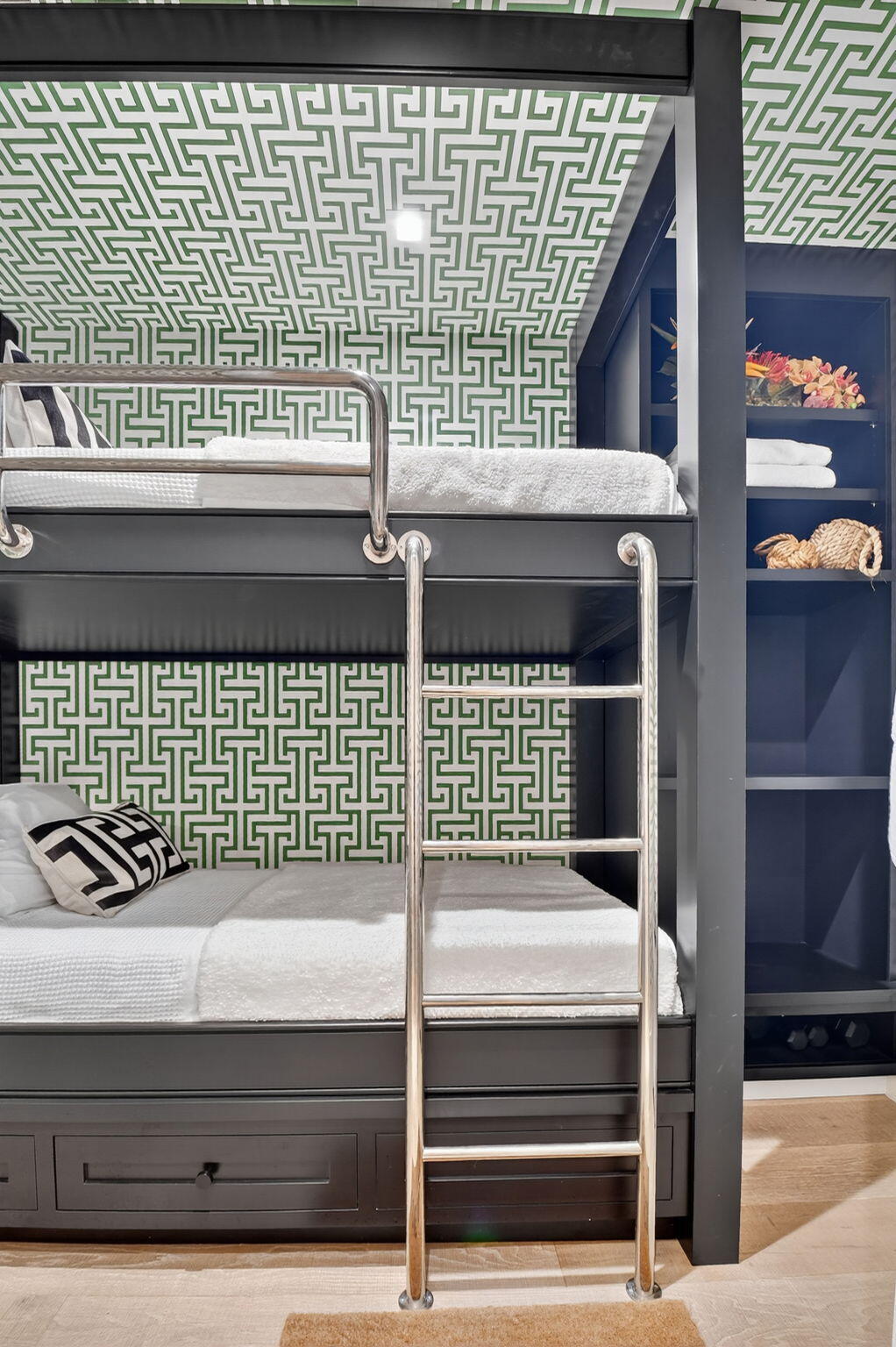 1901 S Ocean Boulevard 18