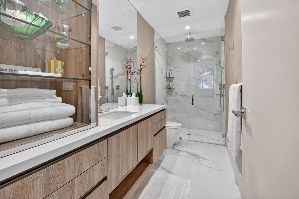 1901 S Ocean Boulevard 18