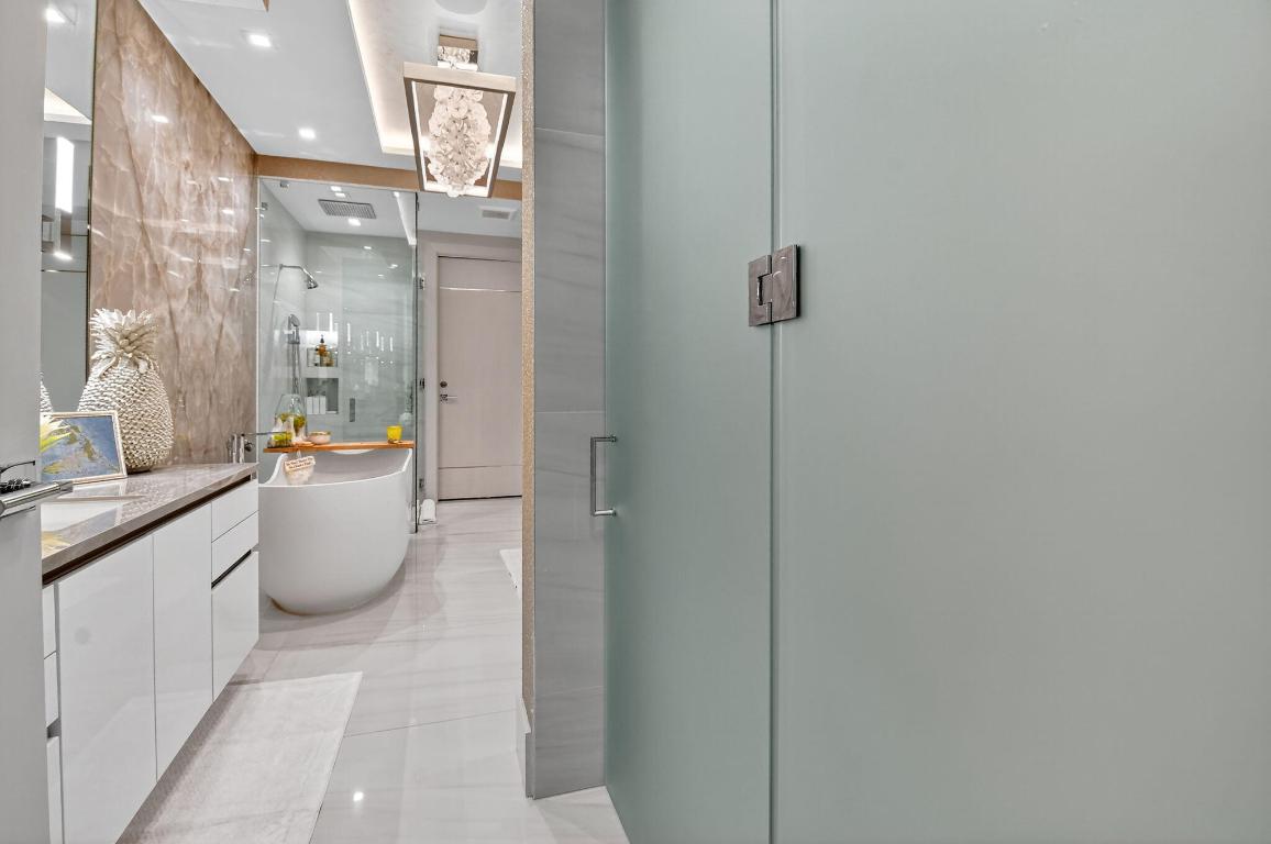 1901 S Ocean Boulevard 18