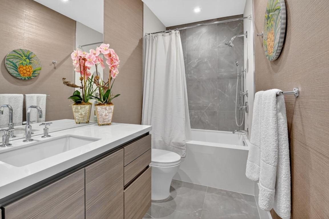 1901 S Ocean Boulevard 18