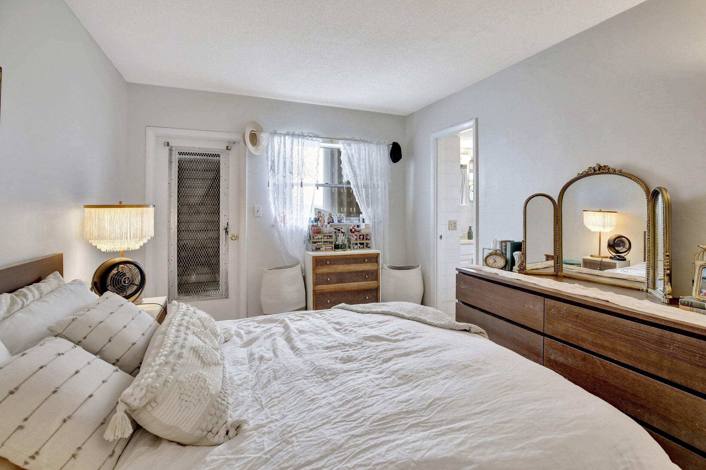 1750 Jefferson Street 305