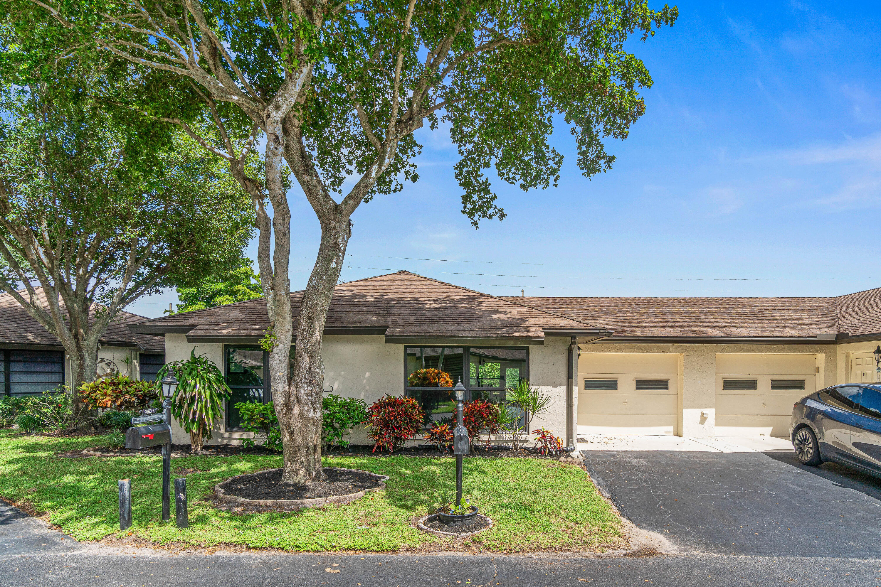 4657 Greentree Place A