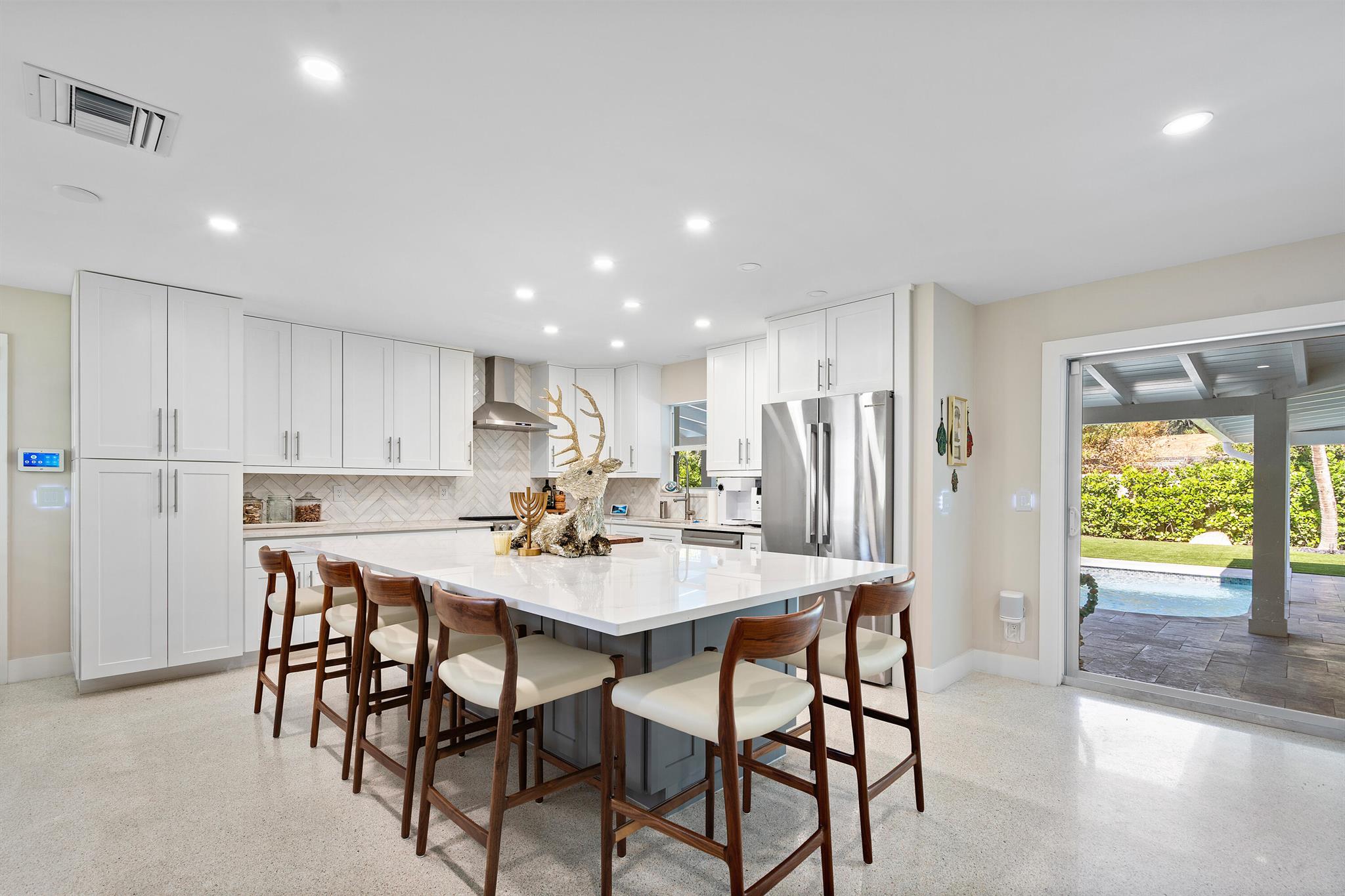 911 SW 27th Terrace