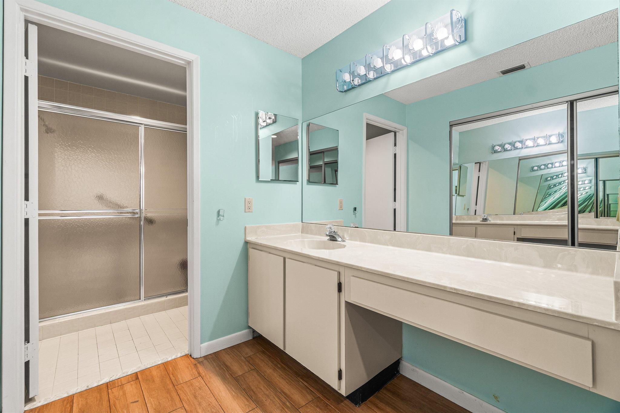 6235 Kings Gate Circle