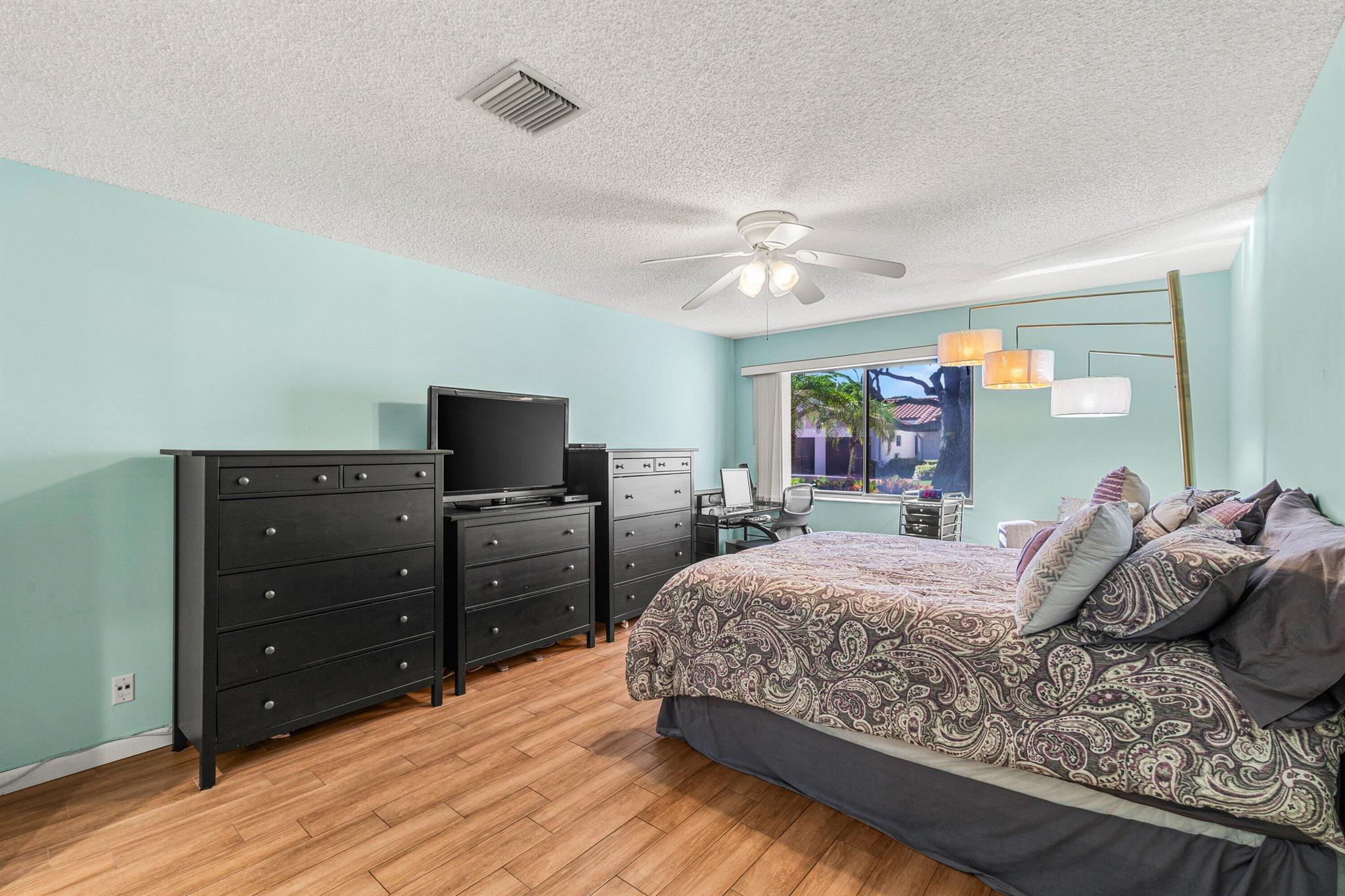 6235 Kings Gate Circle