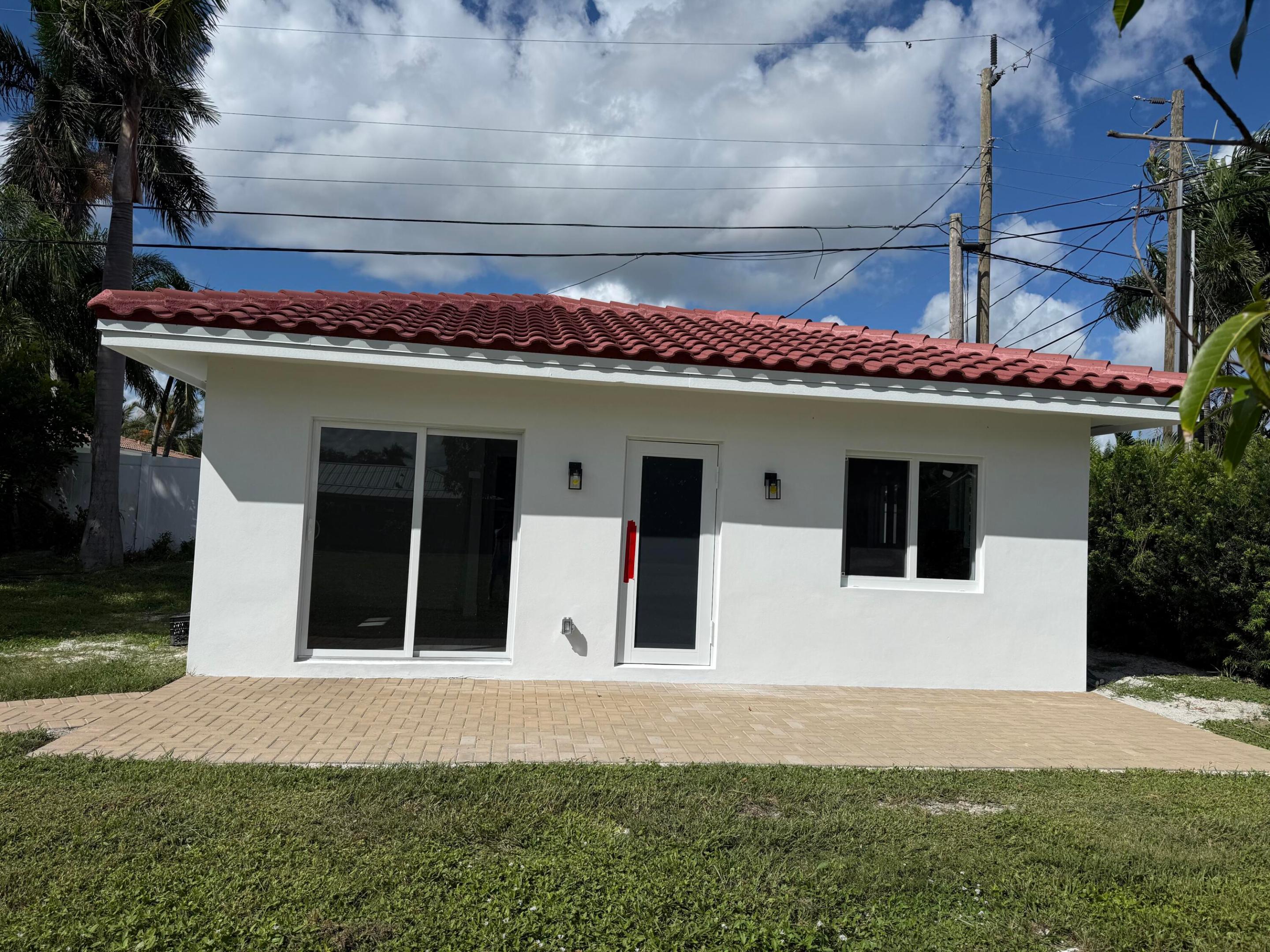 1259 SW 10th Street B