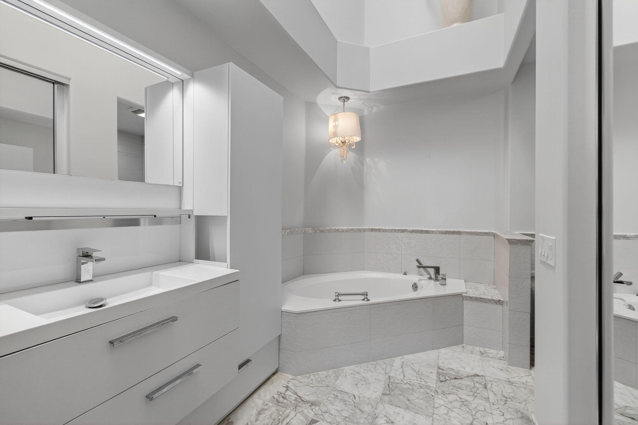 5846 NW 24th Avenue 203