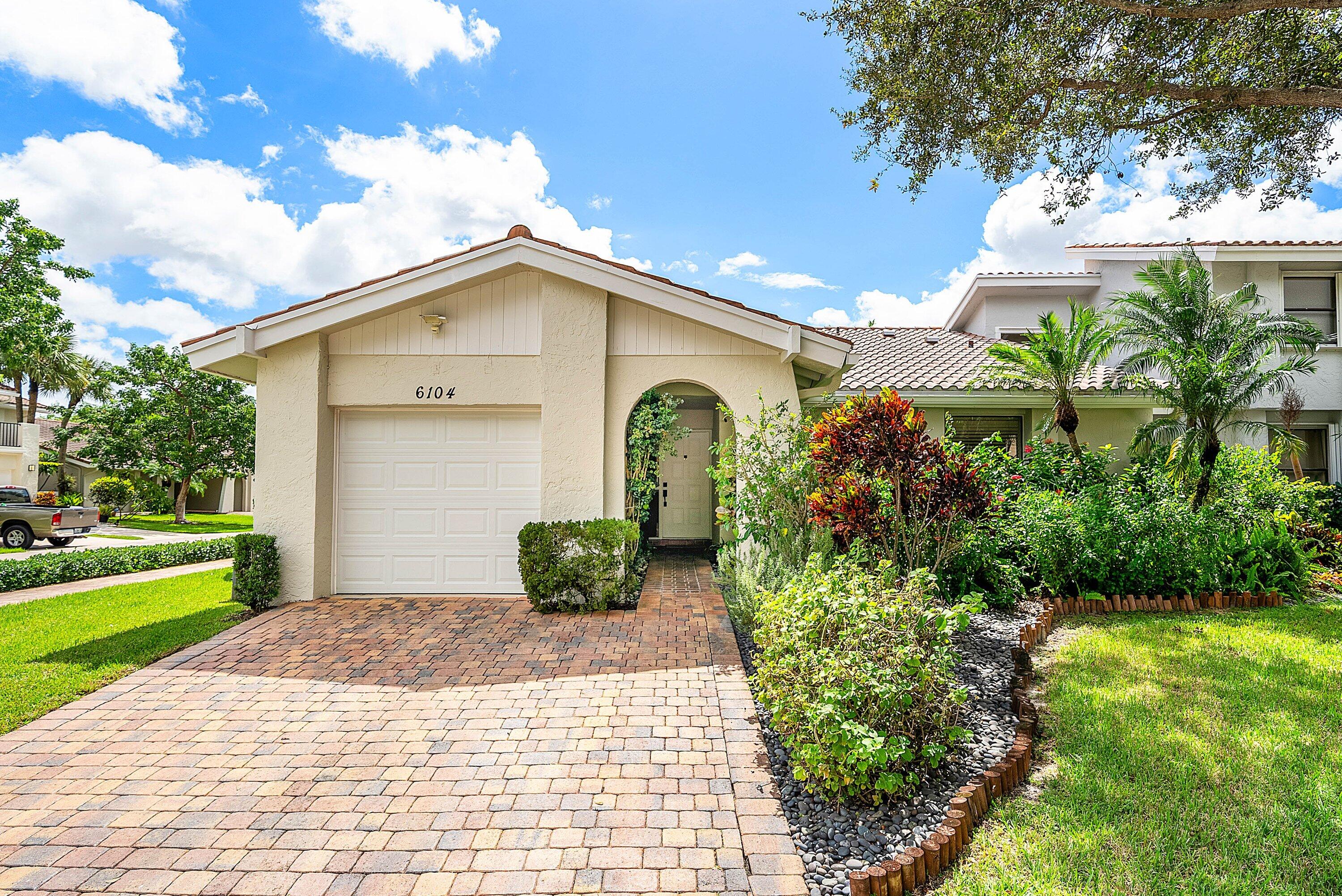 6104 Belleza Lane