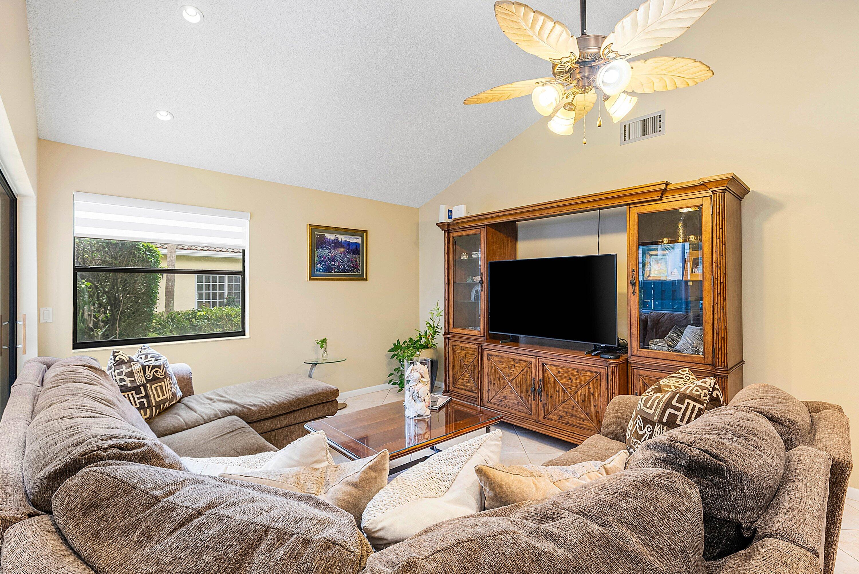 6104 Belleza Lane