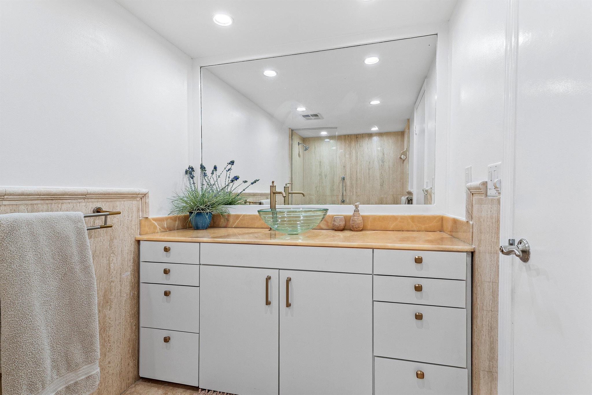 2066 N Ocean Boulevard 4nw