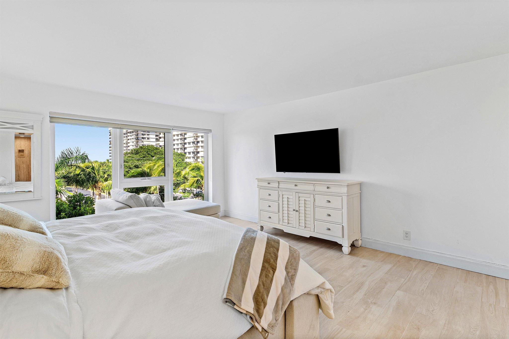 2066 N Ocean Boulevard 4nw