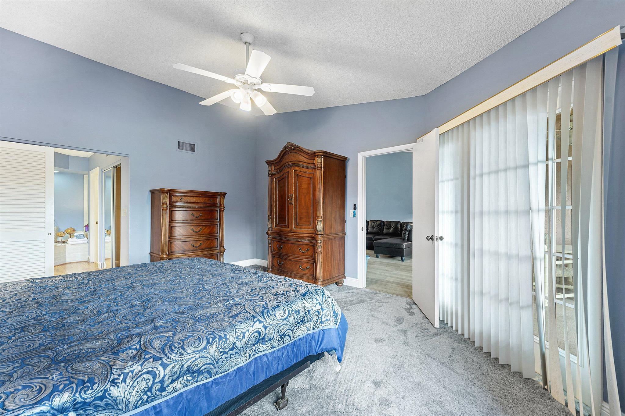 7465 N Glendevon Lane N 1207