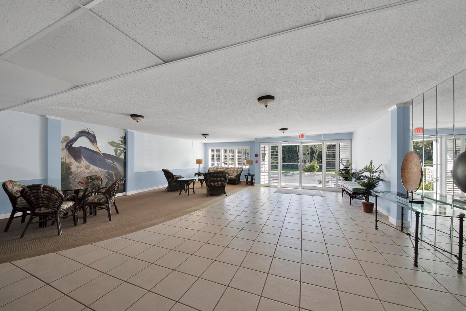 1516 S Lakeside Drive 412