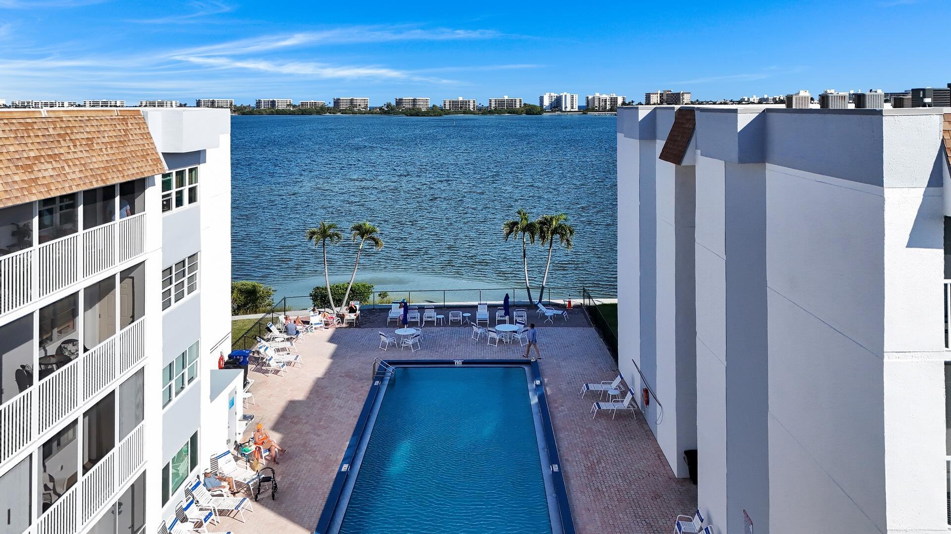 1516 S Lakeside Drive 412