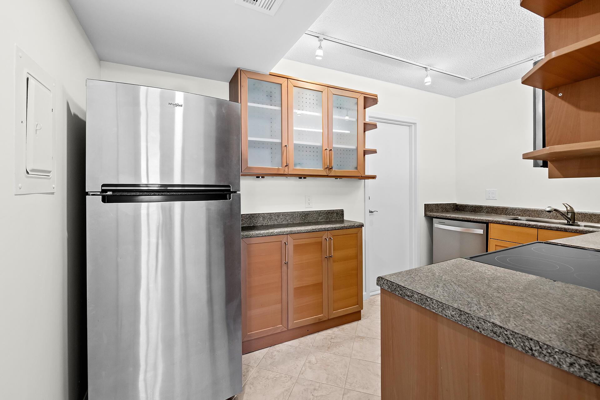 1505 N Riverside Drive 405