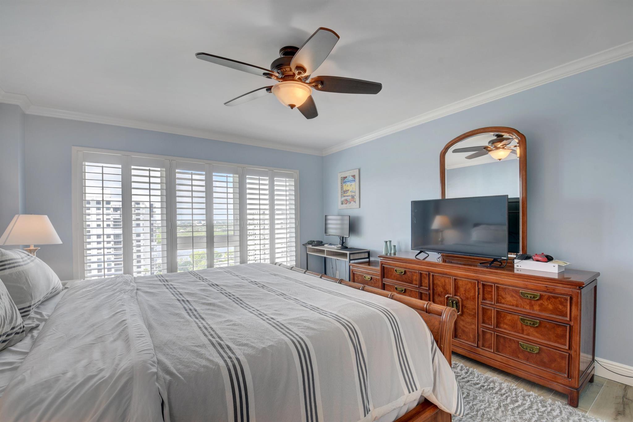 2066 N Ocean Boulevard 14sw