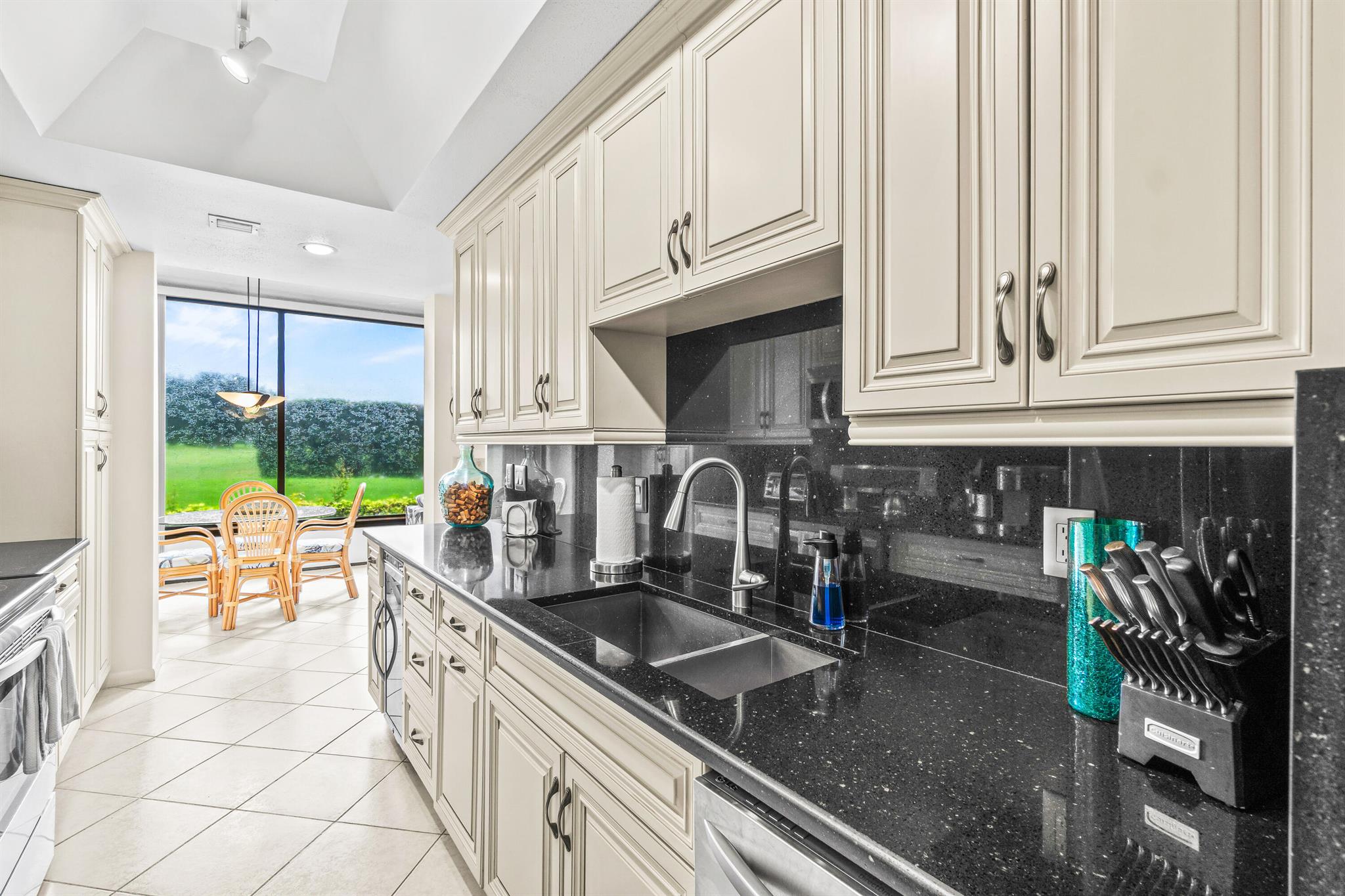 7460 La Paz Boulevard 102