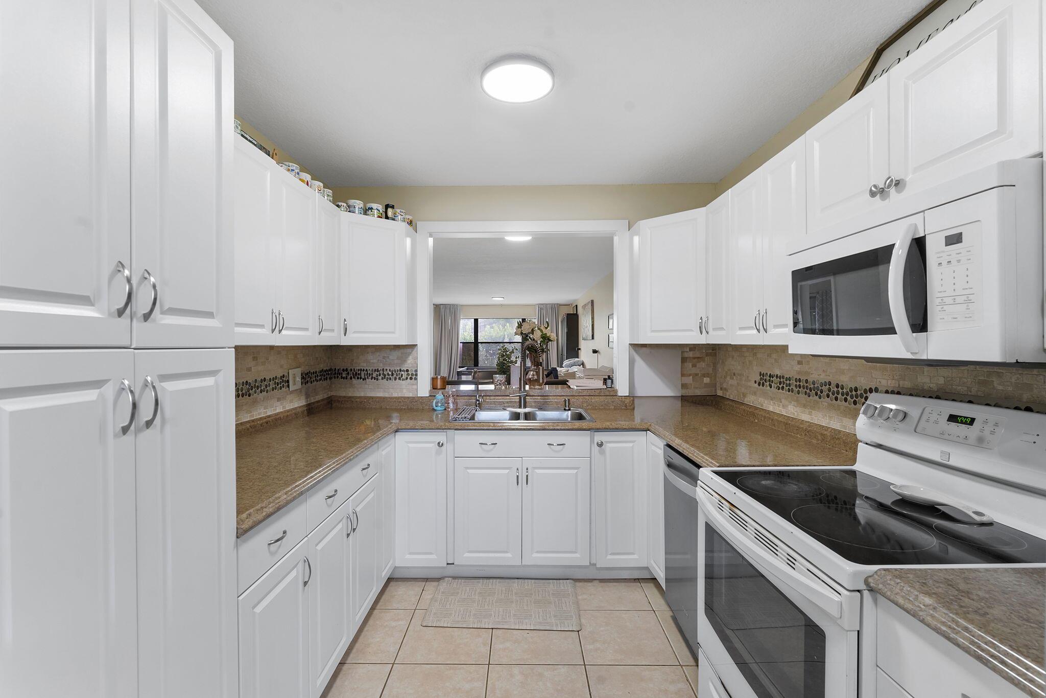 4705 Lucerne Lakes Blvd E 103