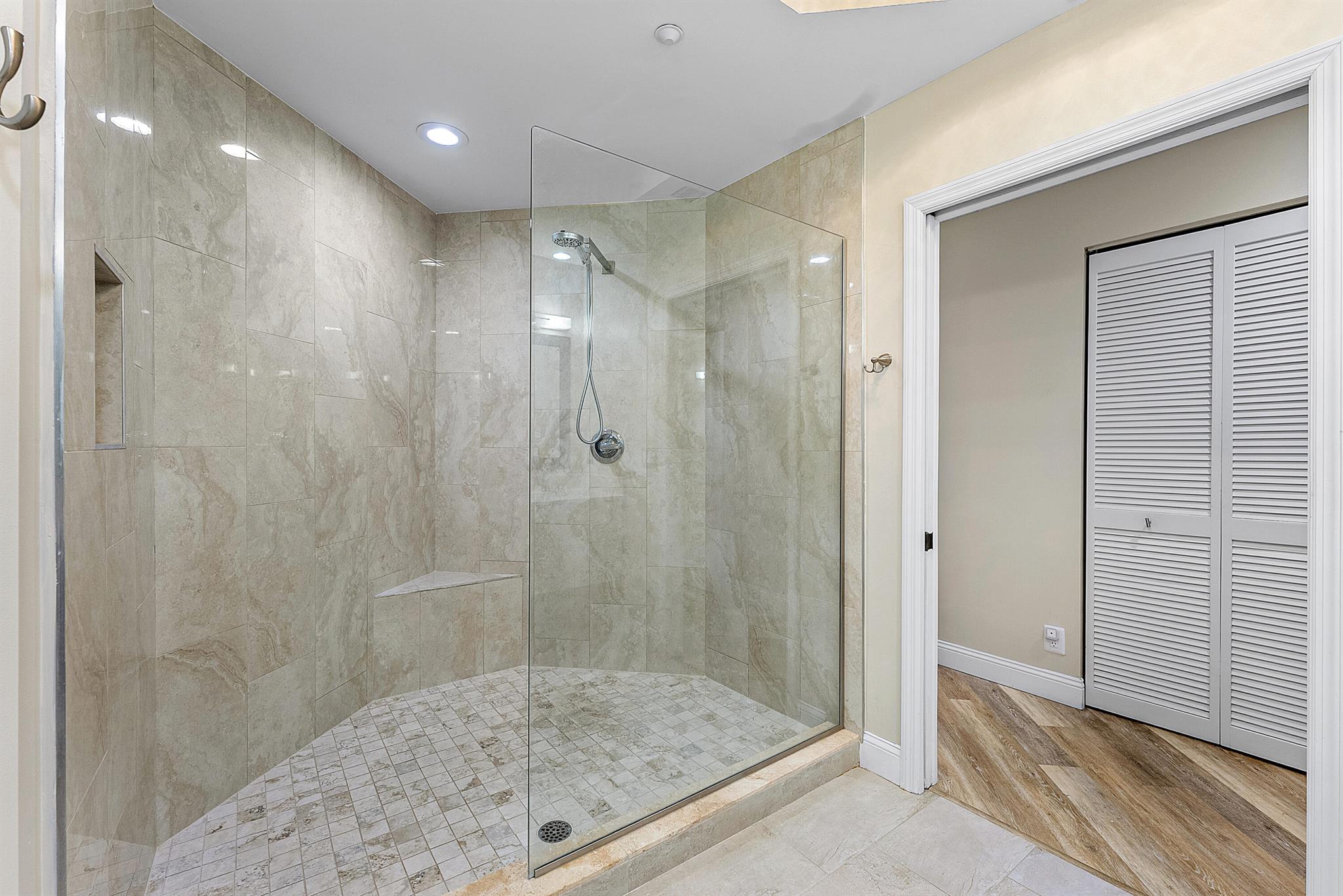 7546 La Paz Boulevard E 404