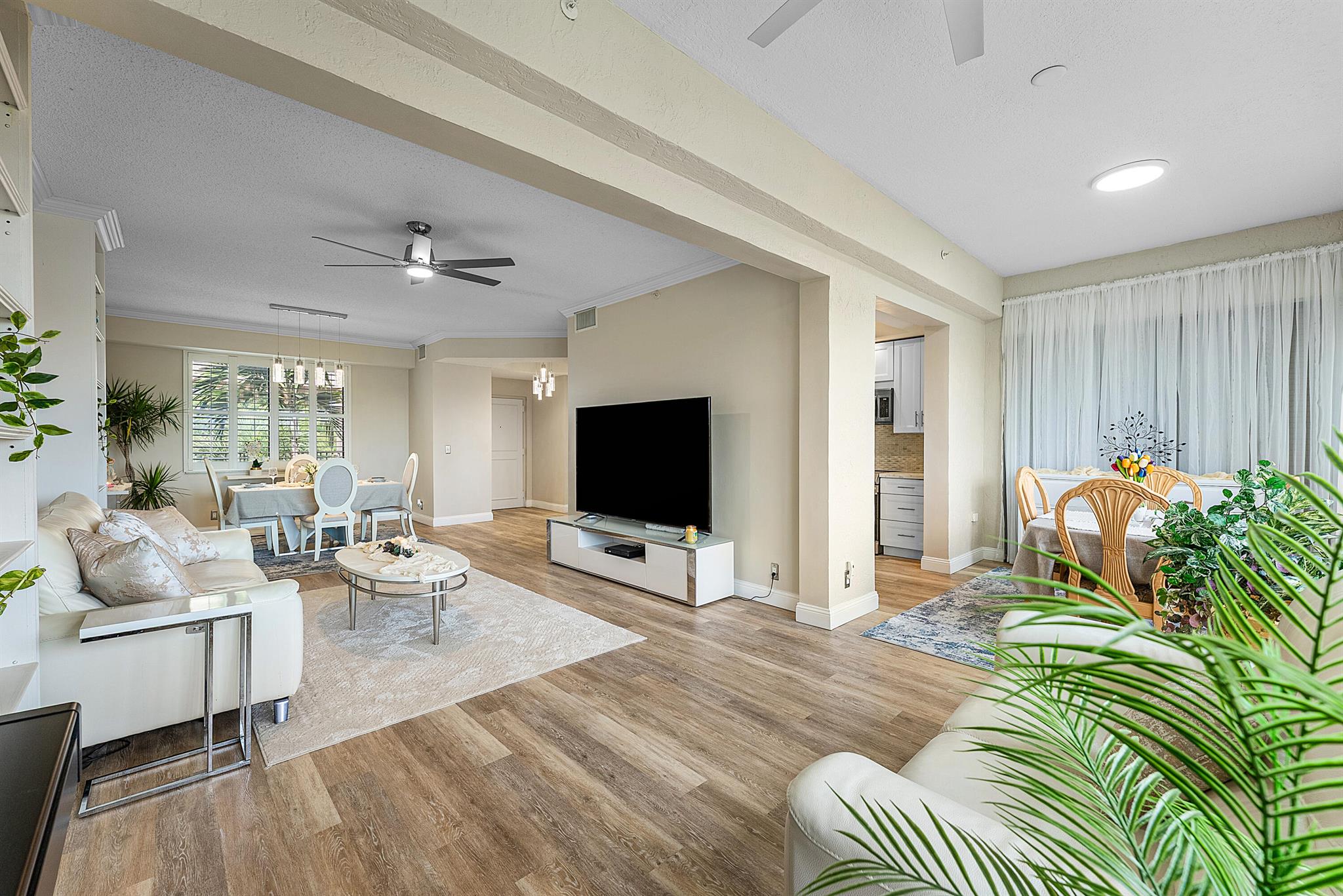 7546 La Paz Boulevard E 404