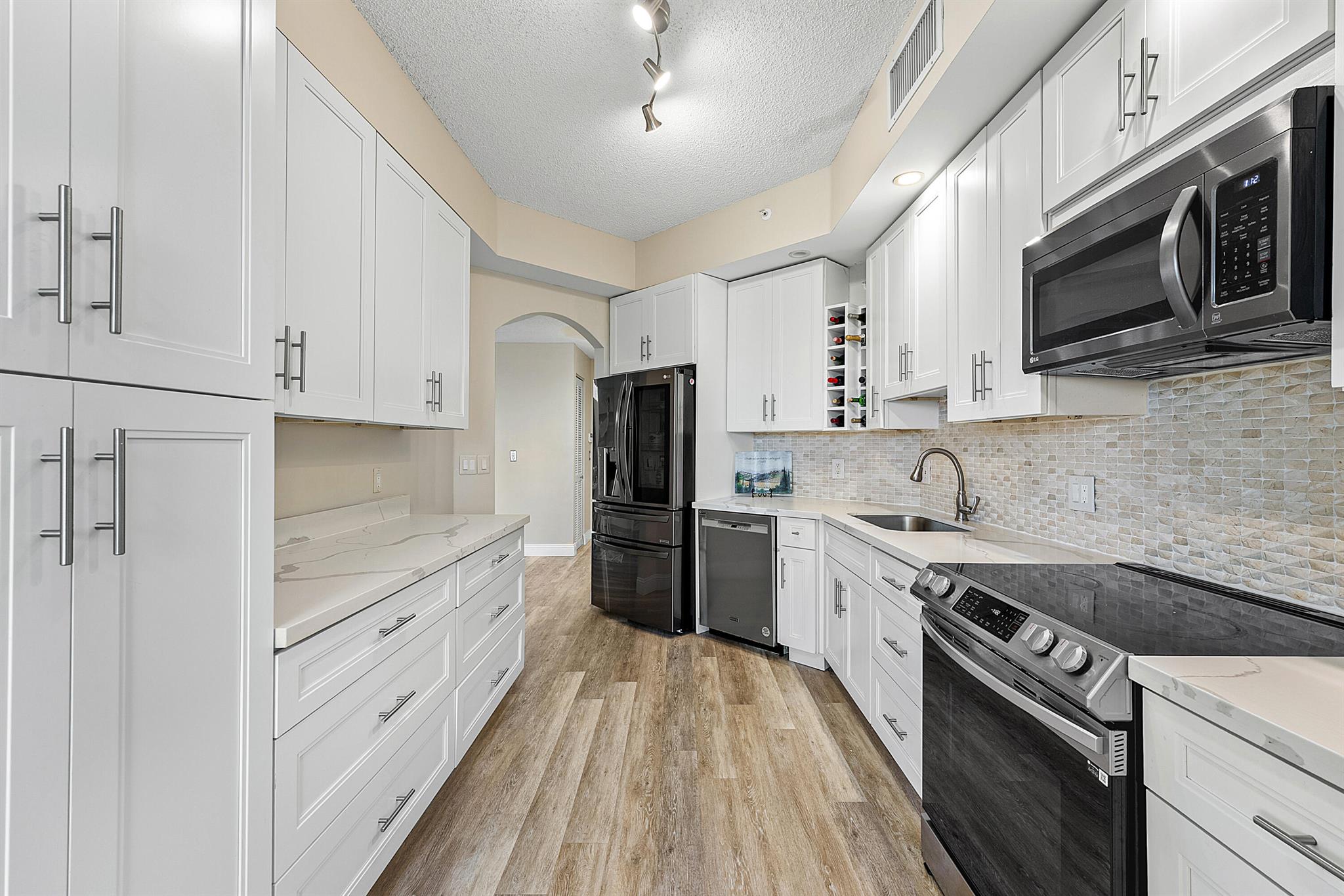 7546 La Paz Boulevard E 404