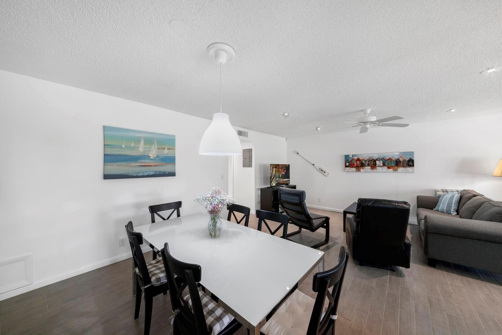 1382 High Point Way NE C