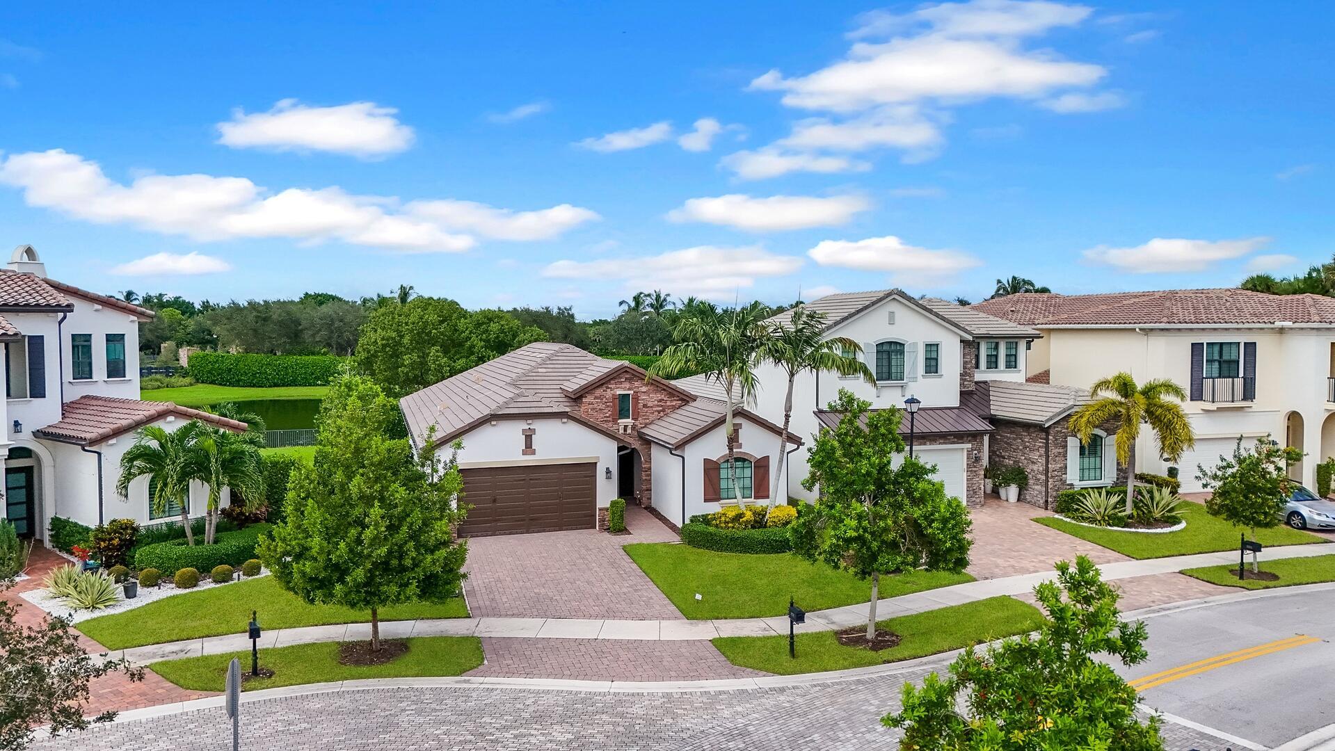8259 Grand Prix Lane