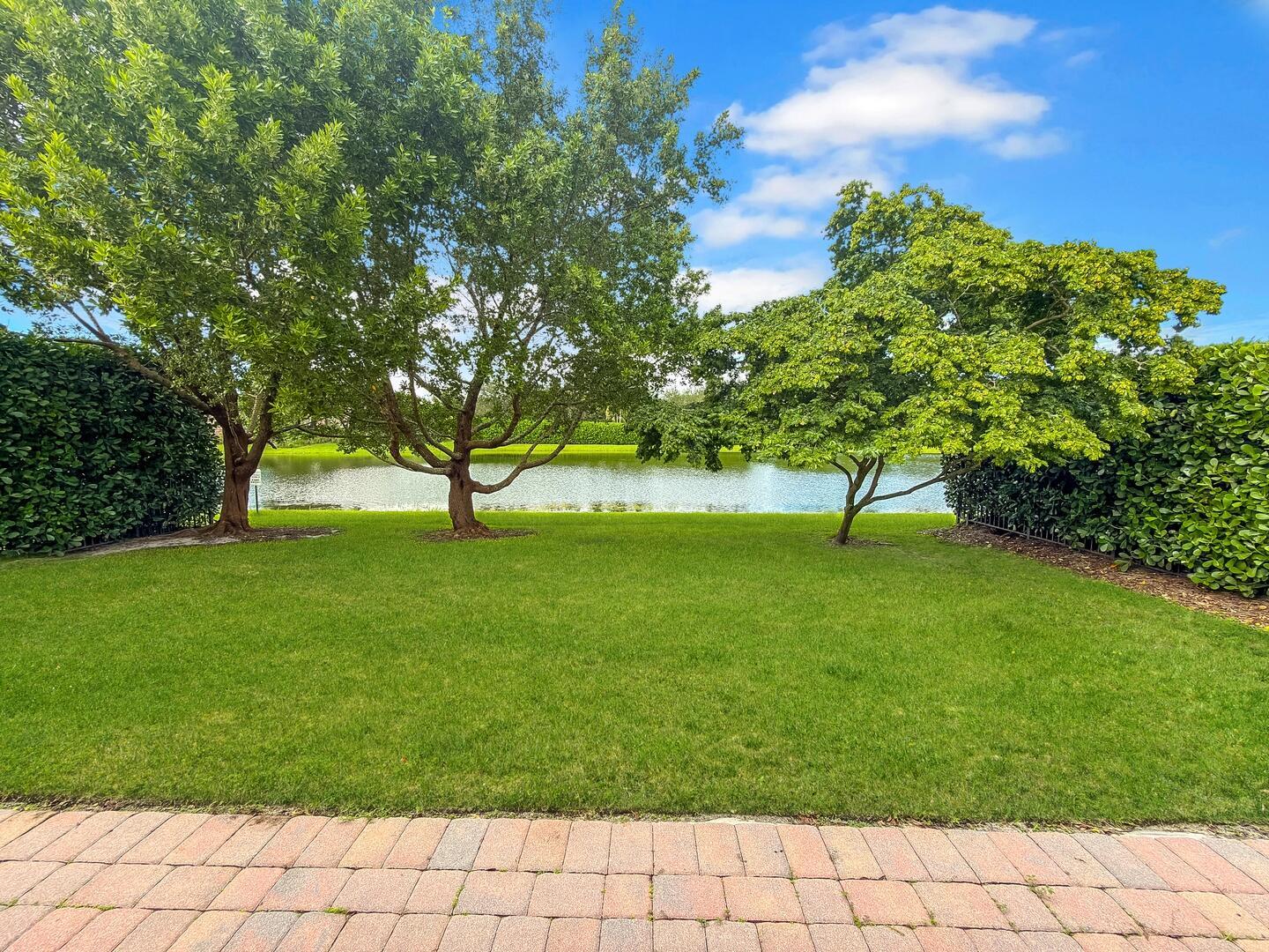 8259 Grand Prix Lane