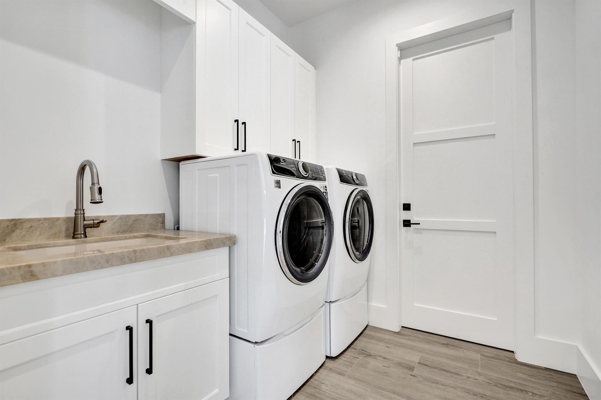 4451 NE 27th Terrace