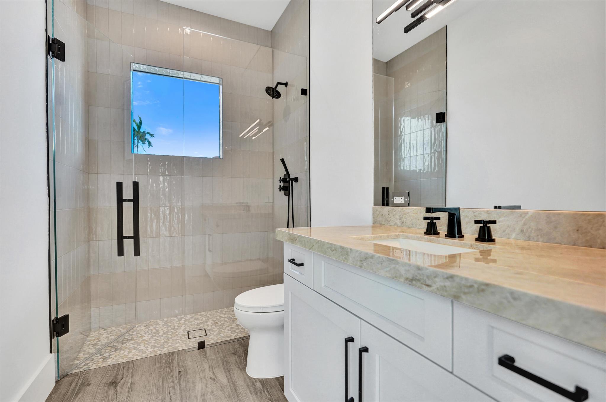 4451 NE 27th Terrace