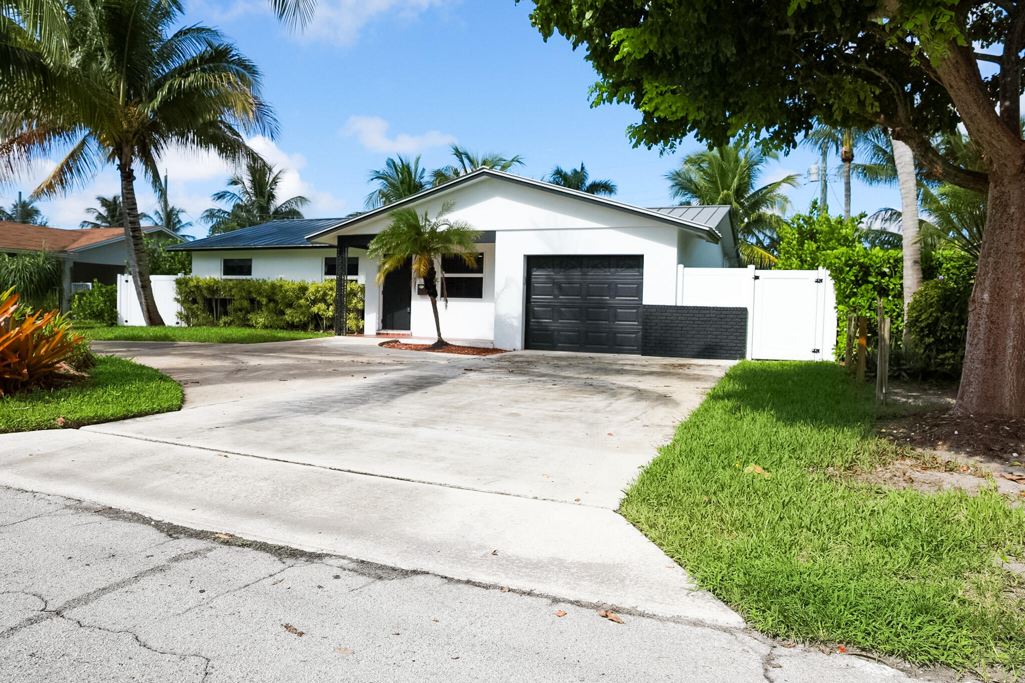 1502 NW 4th Avenue