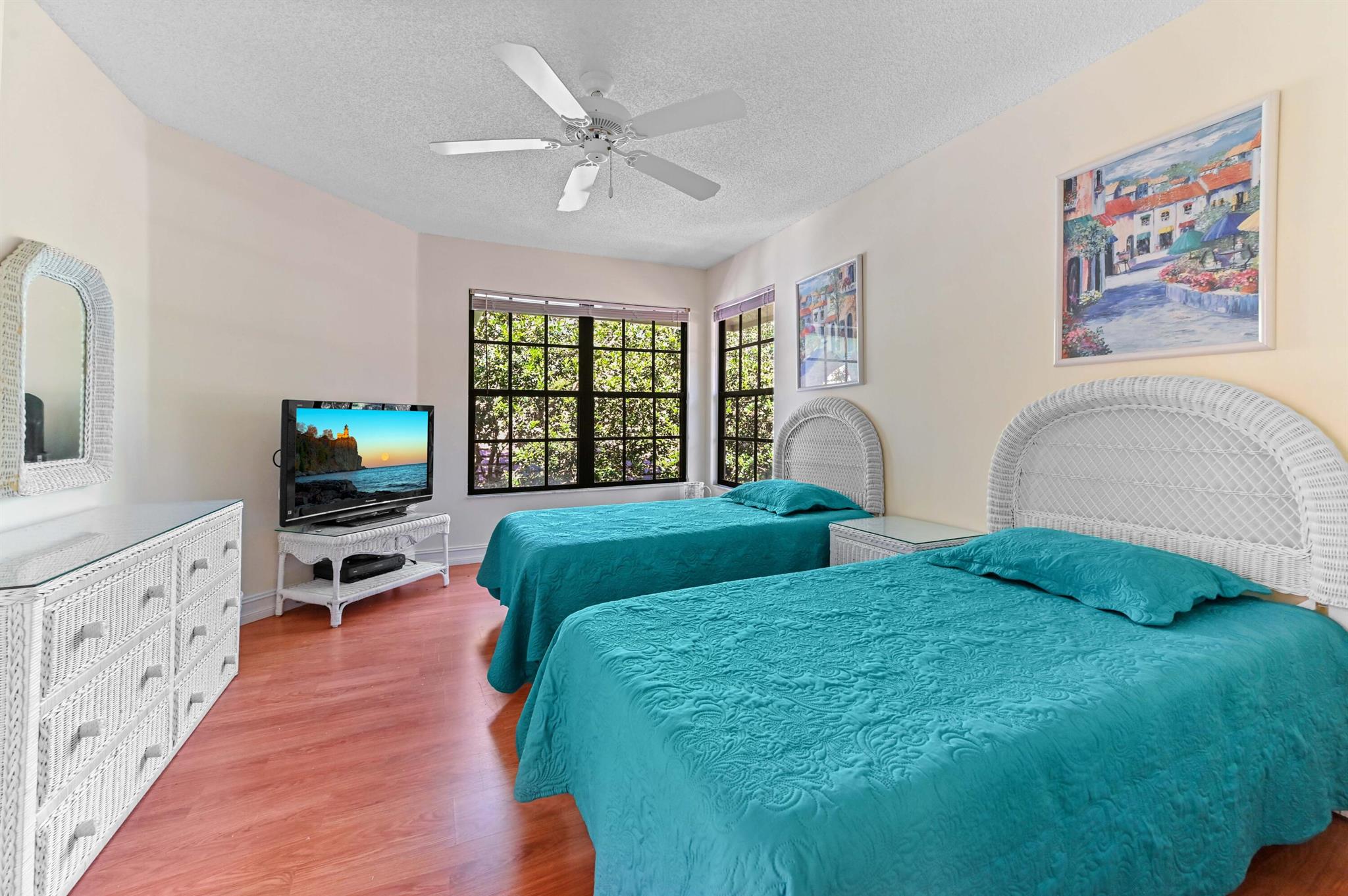 4940 Sherwood Forest Drive