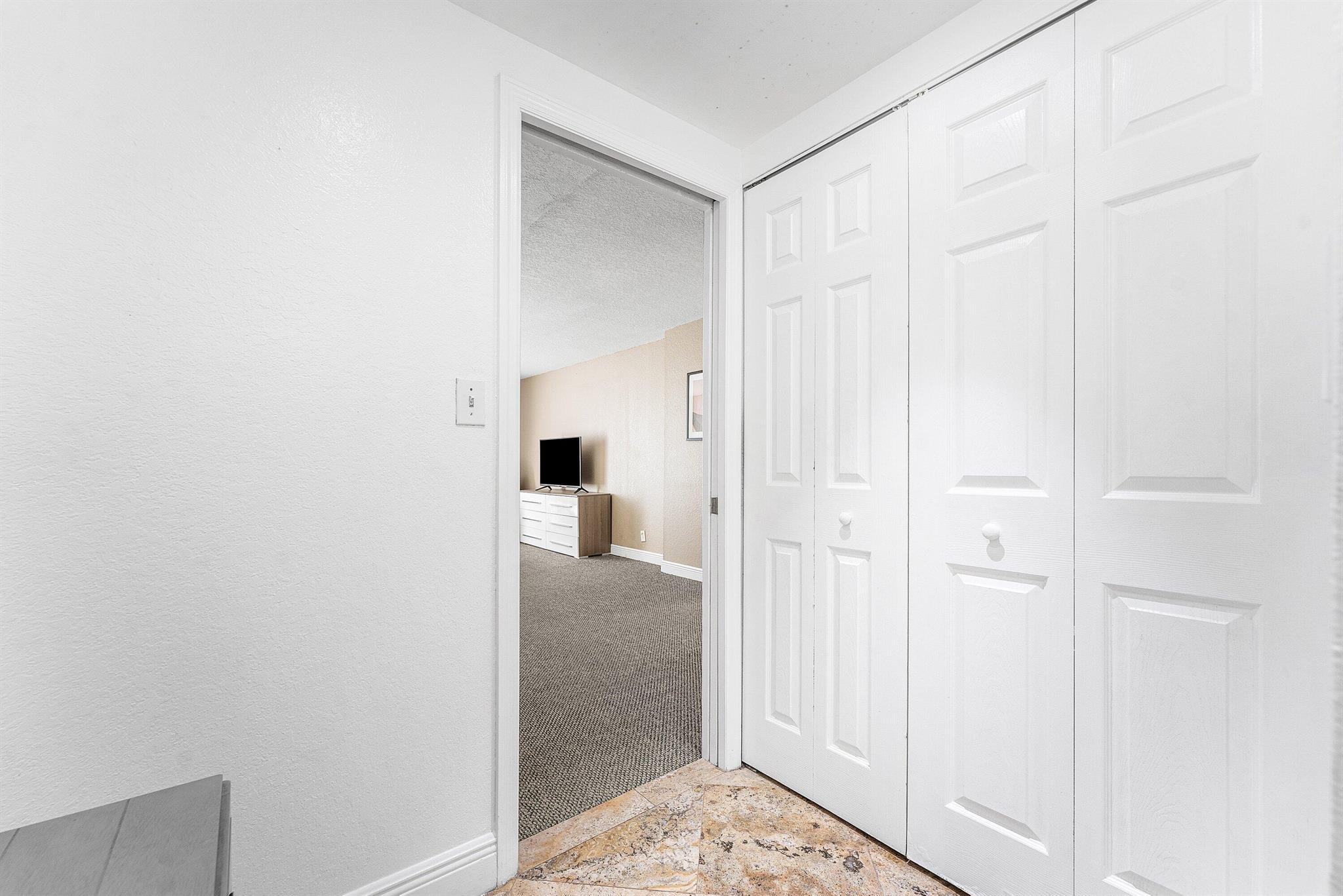 1600 S Ocean Drive 7h