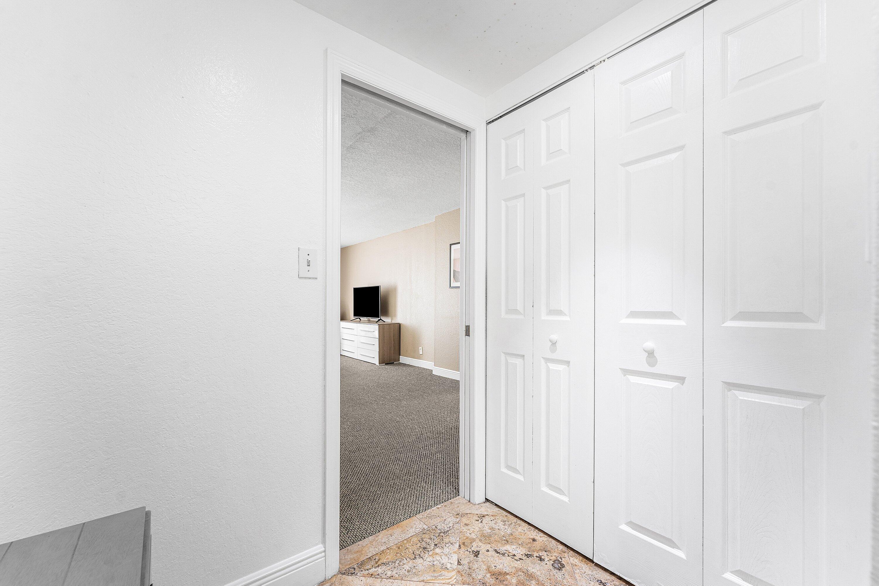 1600 S Ocean Drive 7h