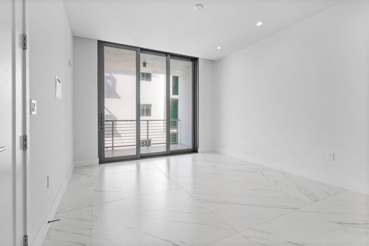 495 E Royal Palm Road 402