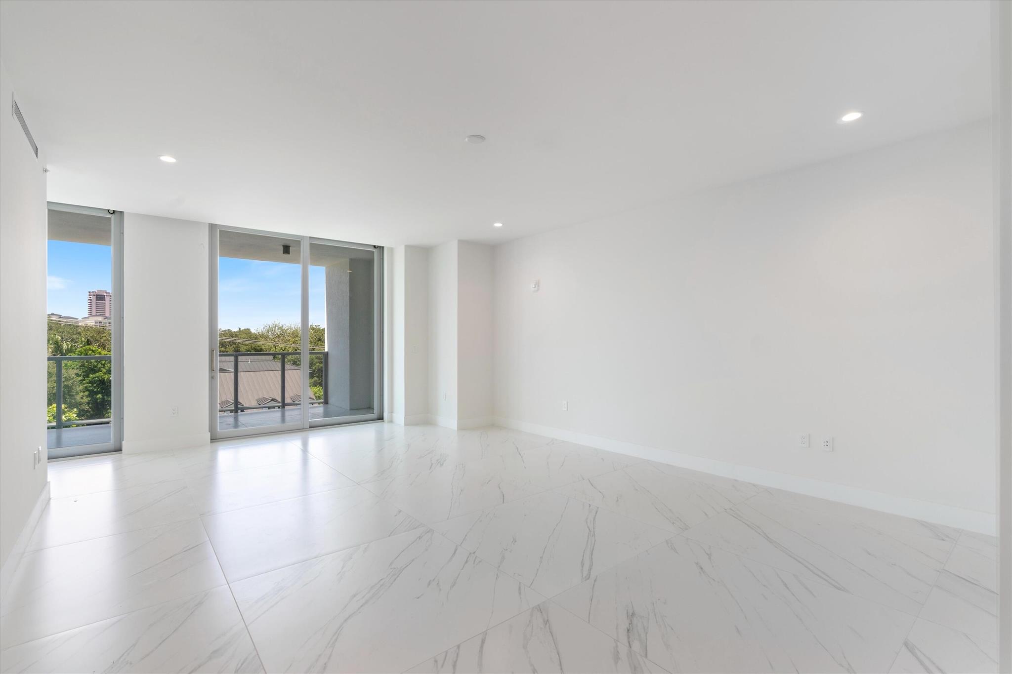 495 E Royal Palm Road 402