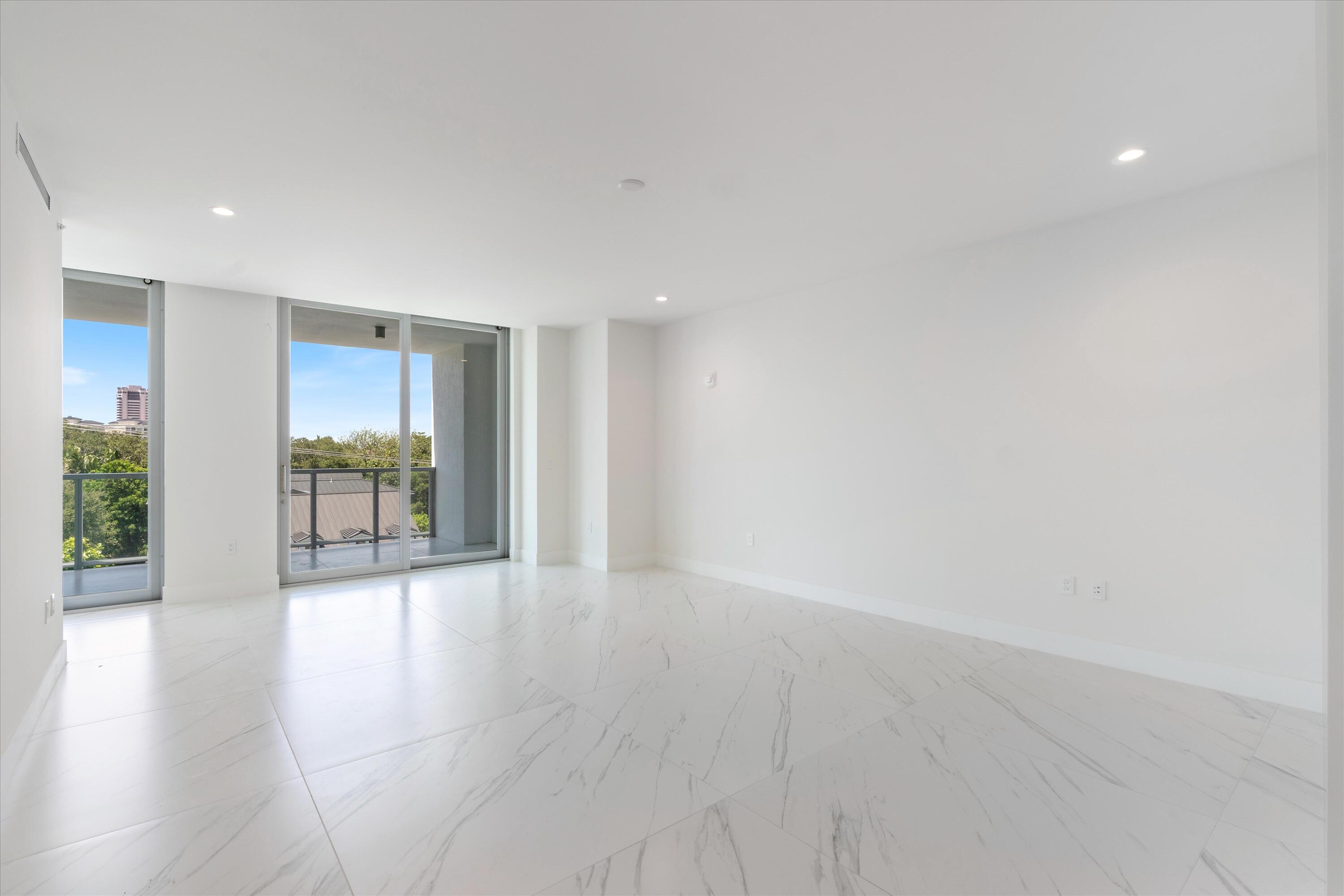 495 E Royal Palm Road 402