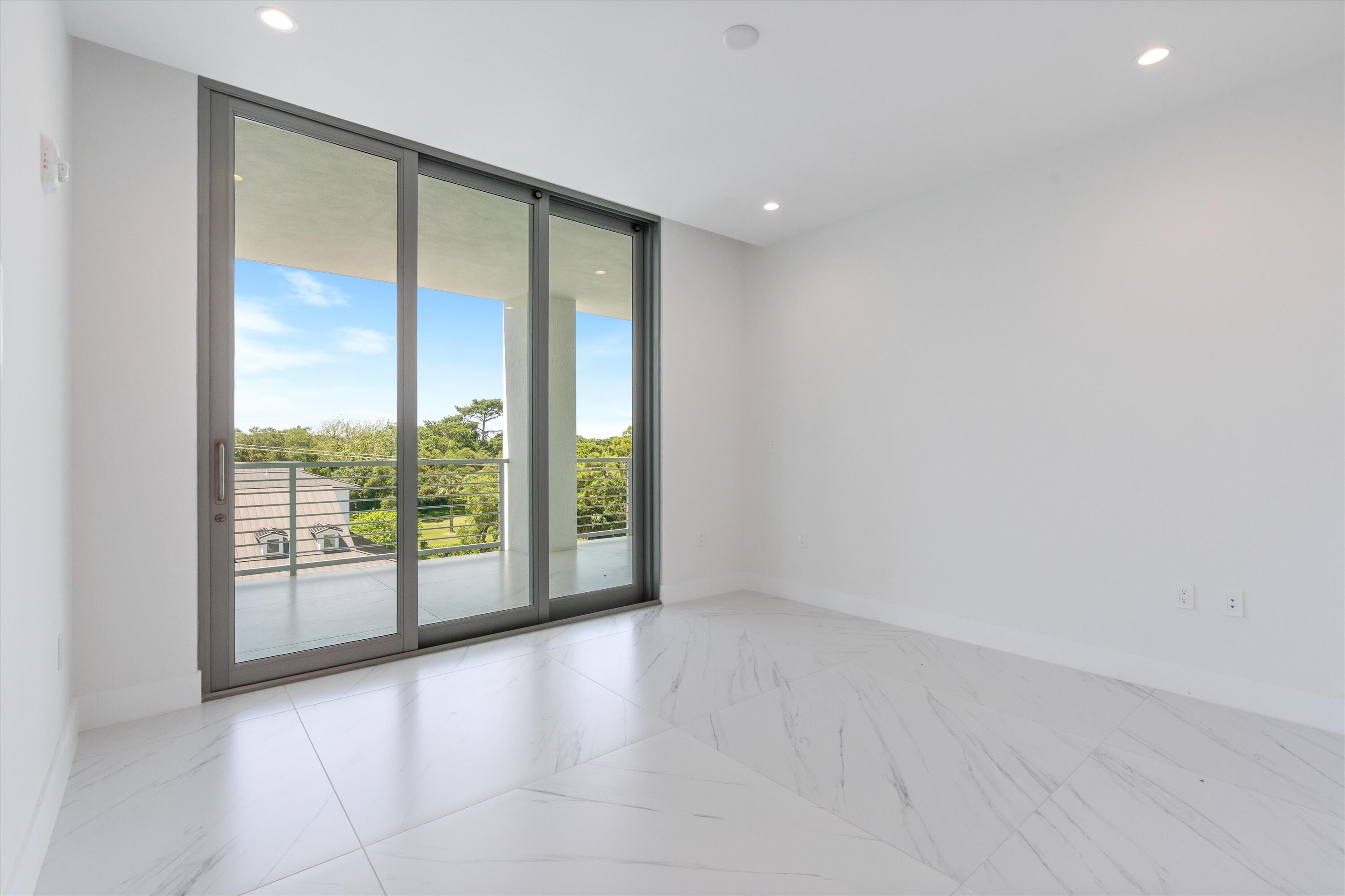 495 E Royal Palm Road 402