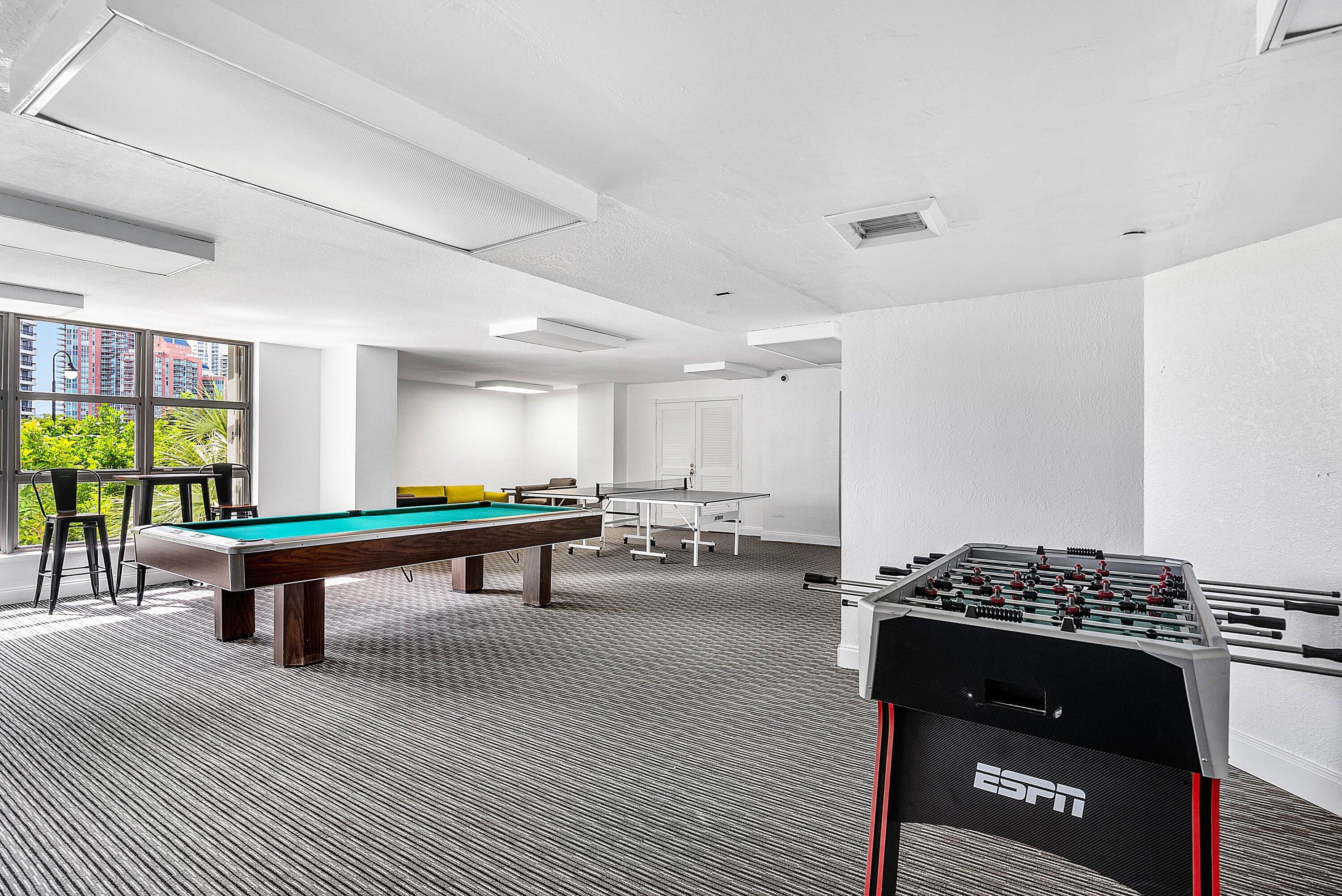 3500 Mystic Pointe Drive Ph4