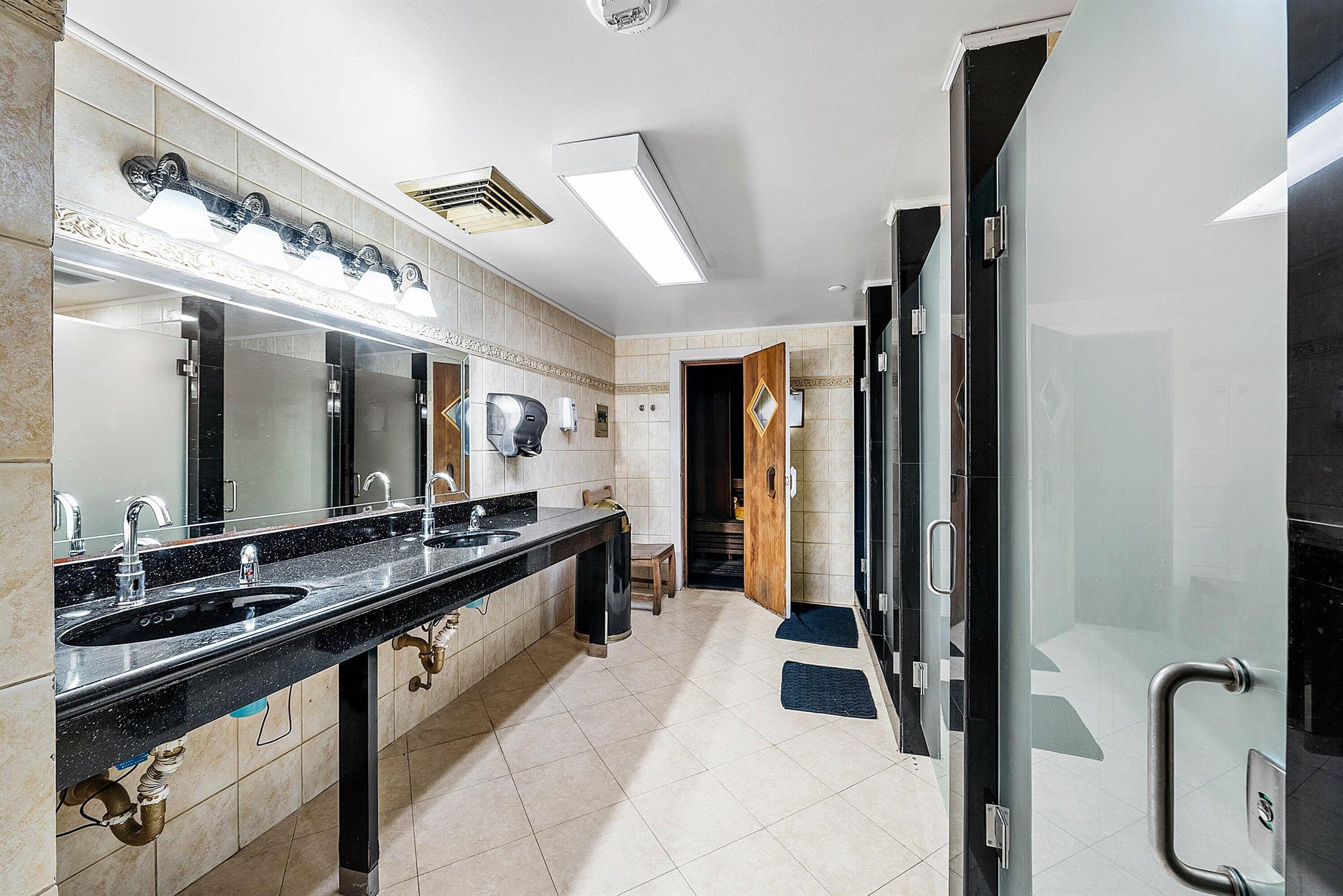 3500 Mystic Pointe Drive Ph4