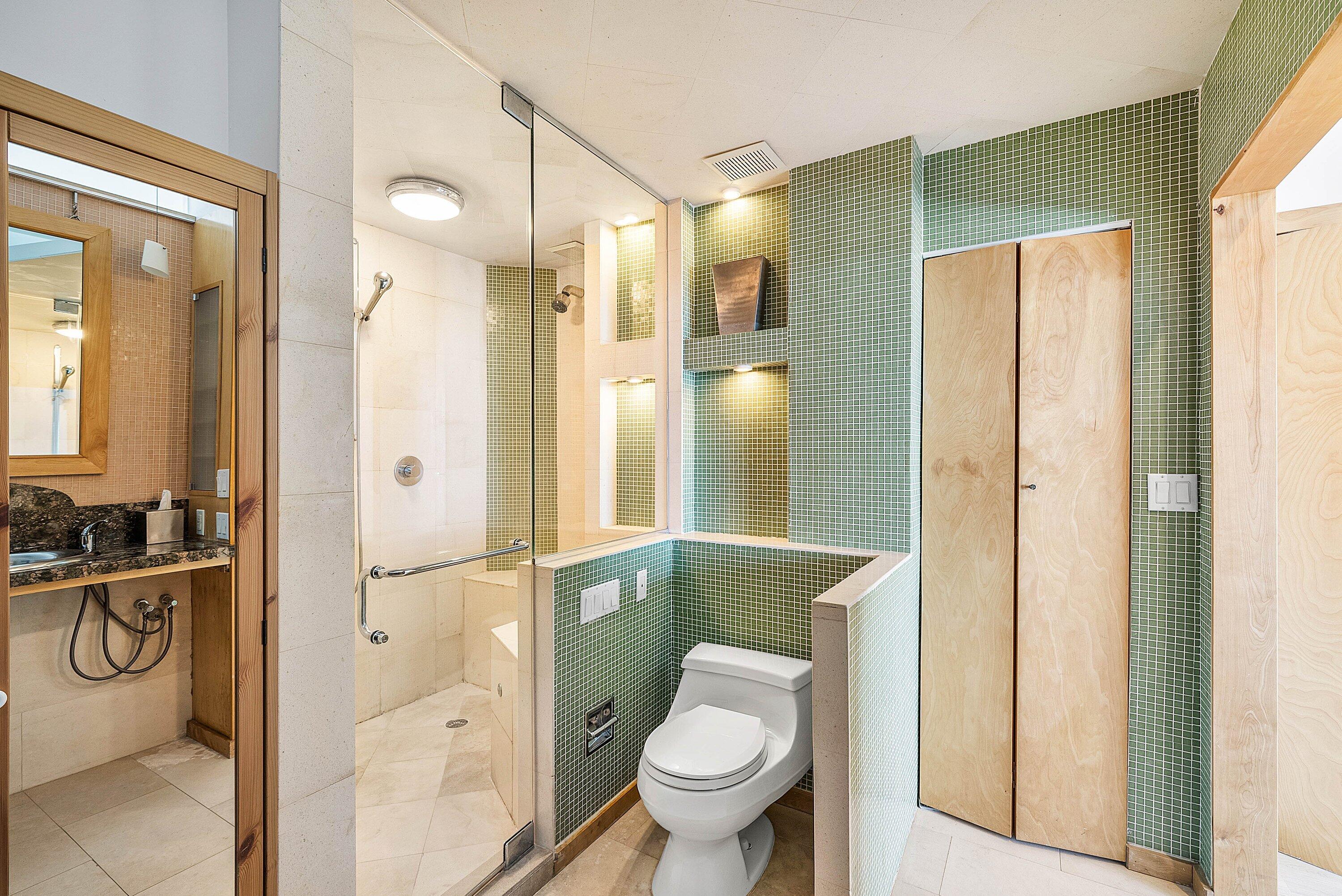 3500 Mystic Pointe Drive Ph4