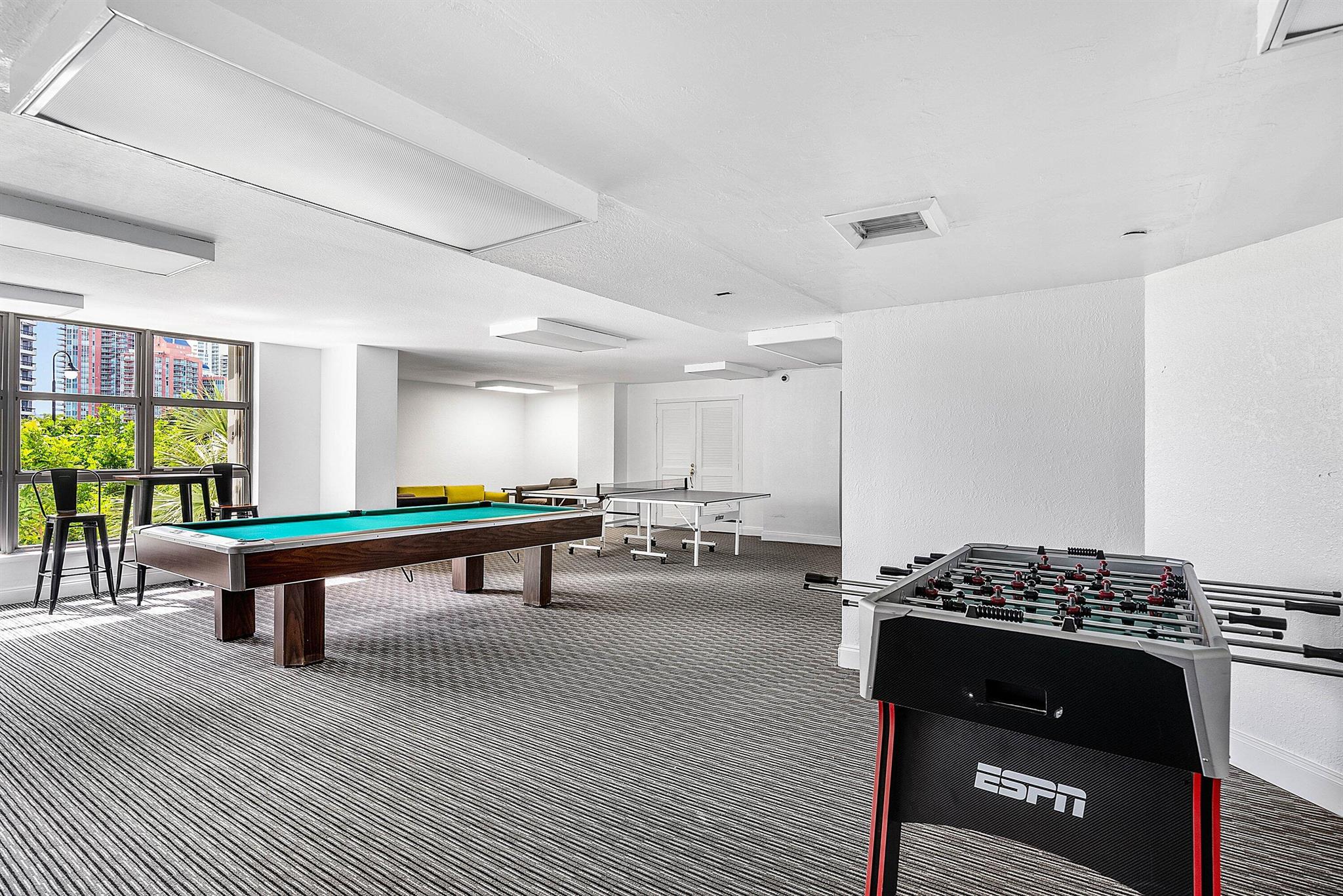 3500 Mystic Pointe Drive Ph4