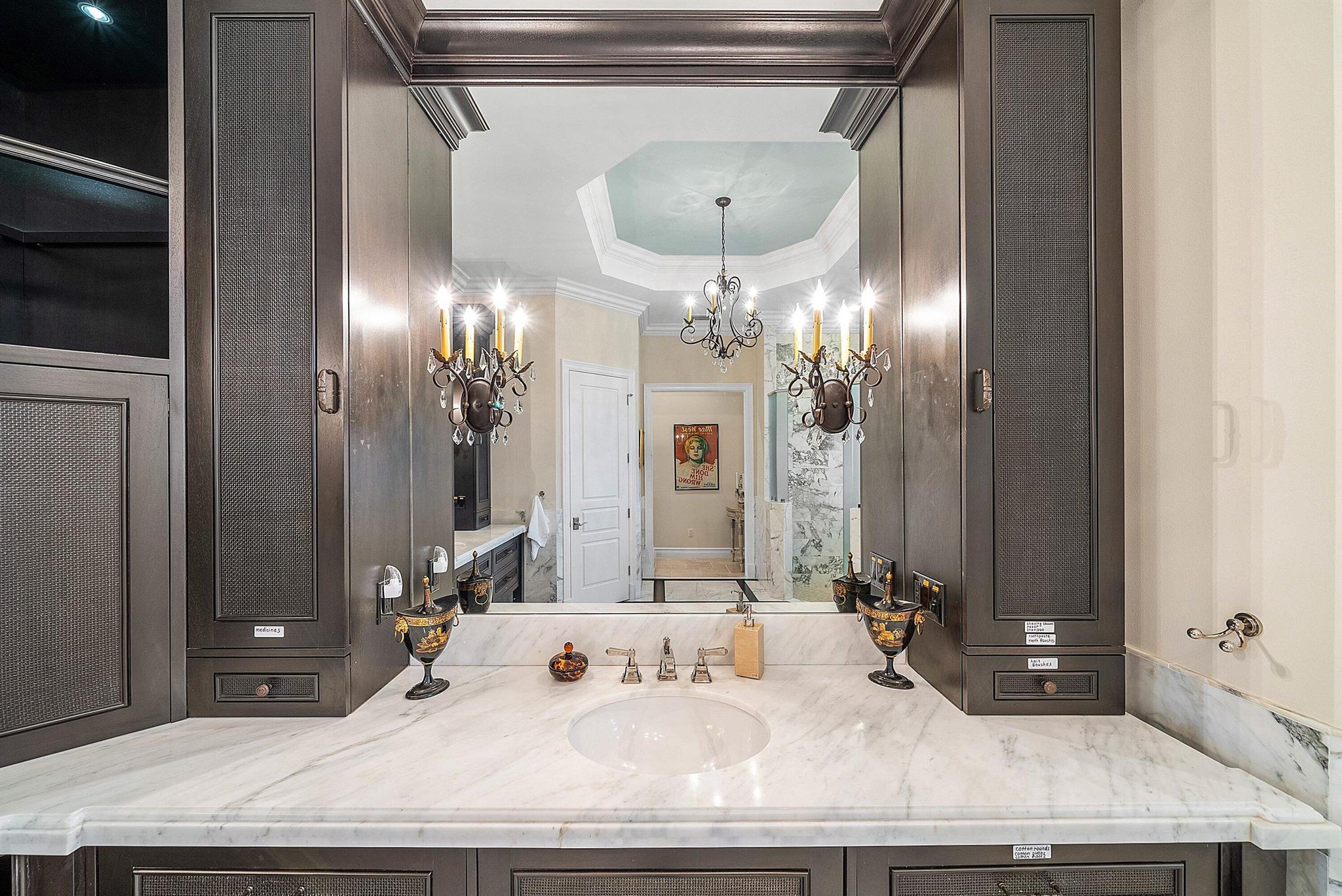 13381 Oakmeade