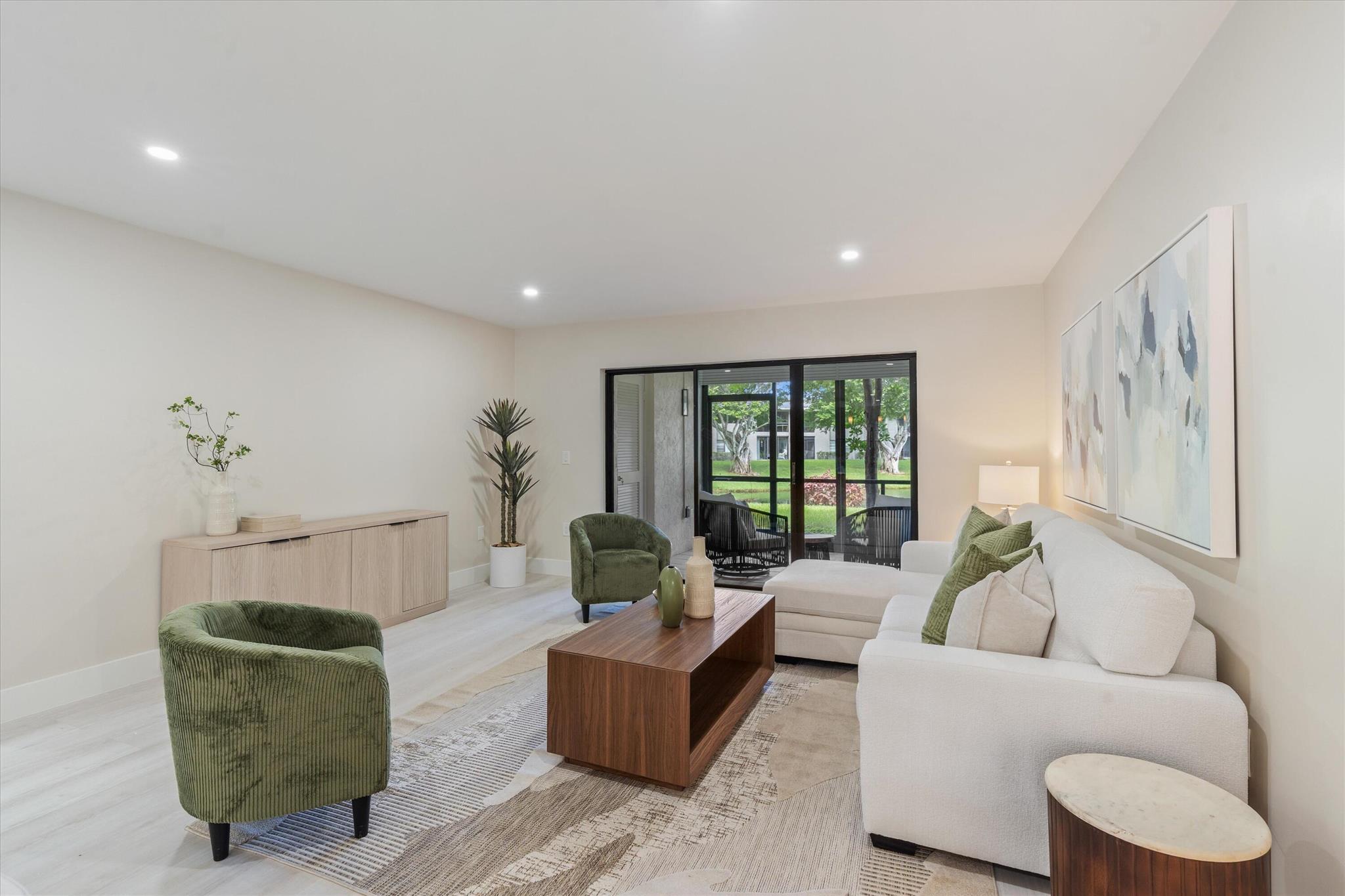 48 Stratford Lane W C