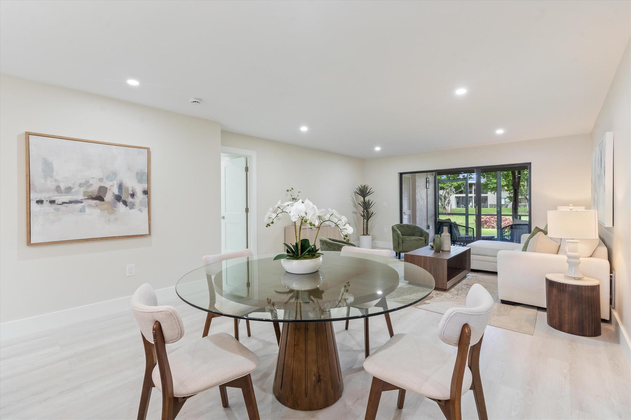 48 Stratford Lane W C