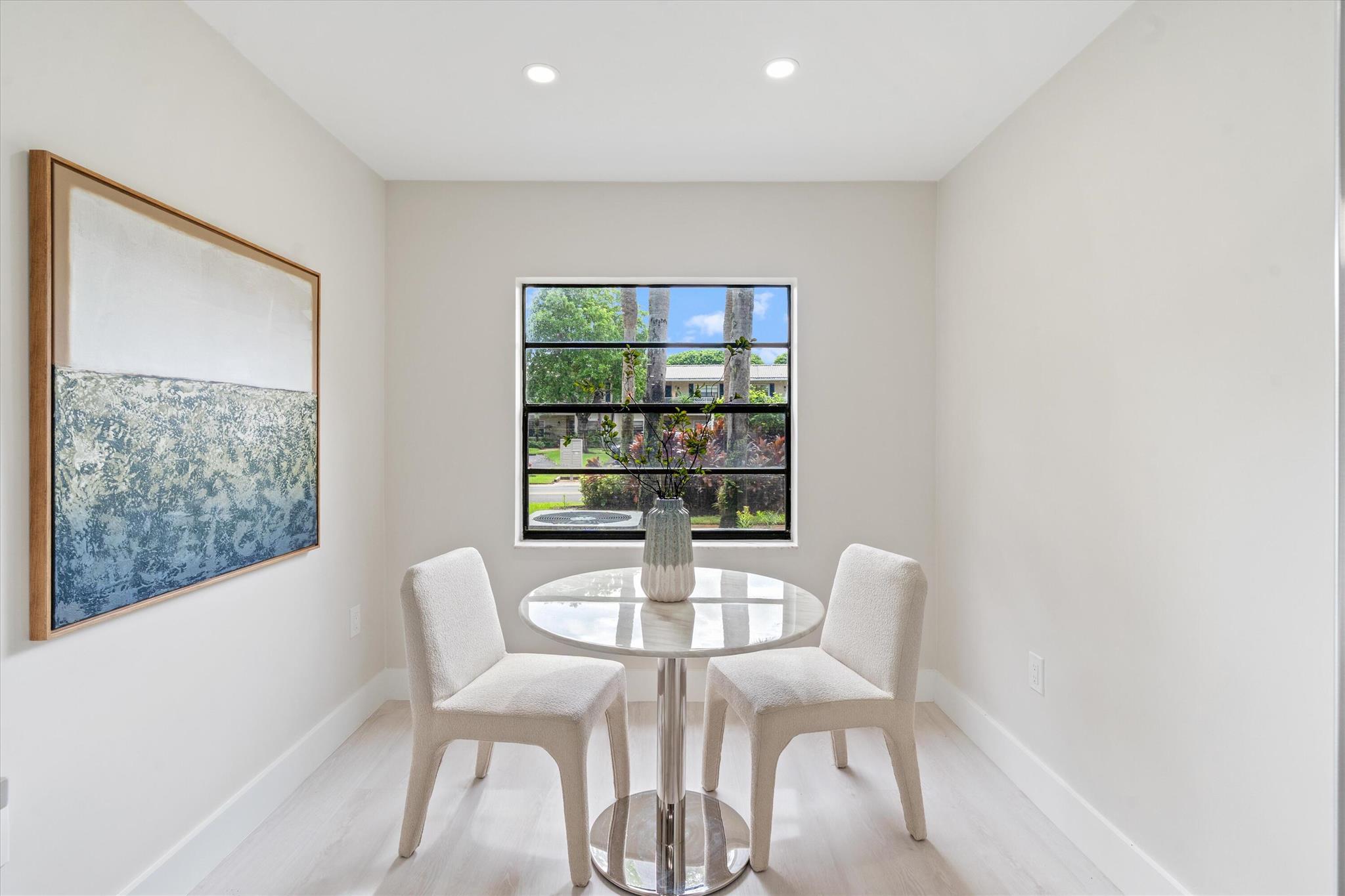 48 Stratford Lane W C